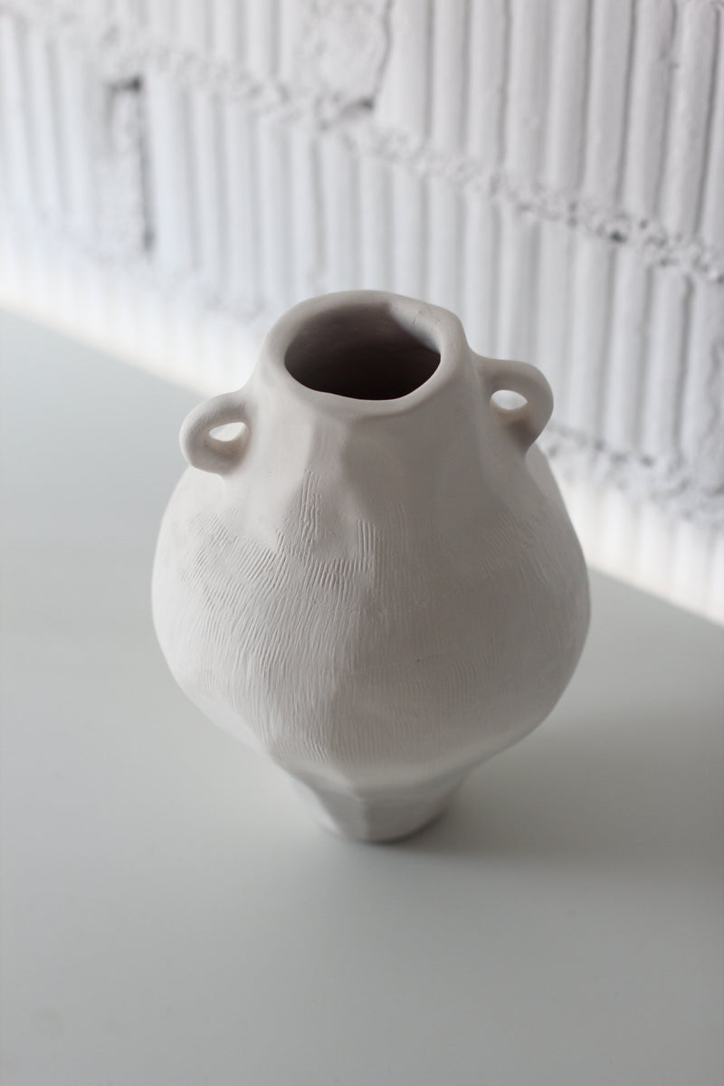 Ceramic Vase Cos 03 — top view of textured white ceramic surface