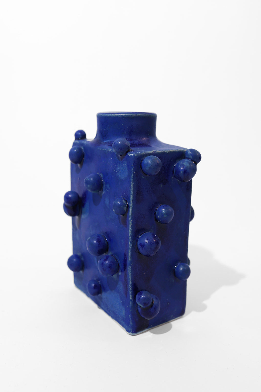 Ceramic Vase Sphères - Small azurite — in context
