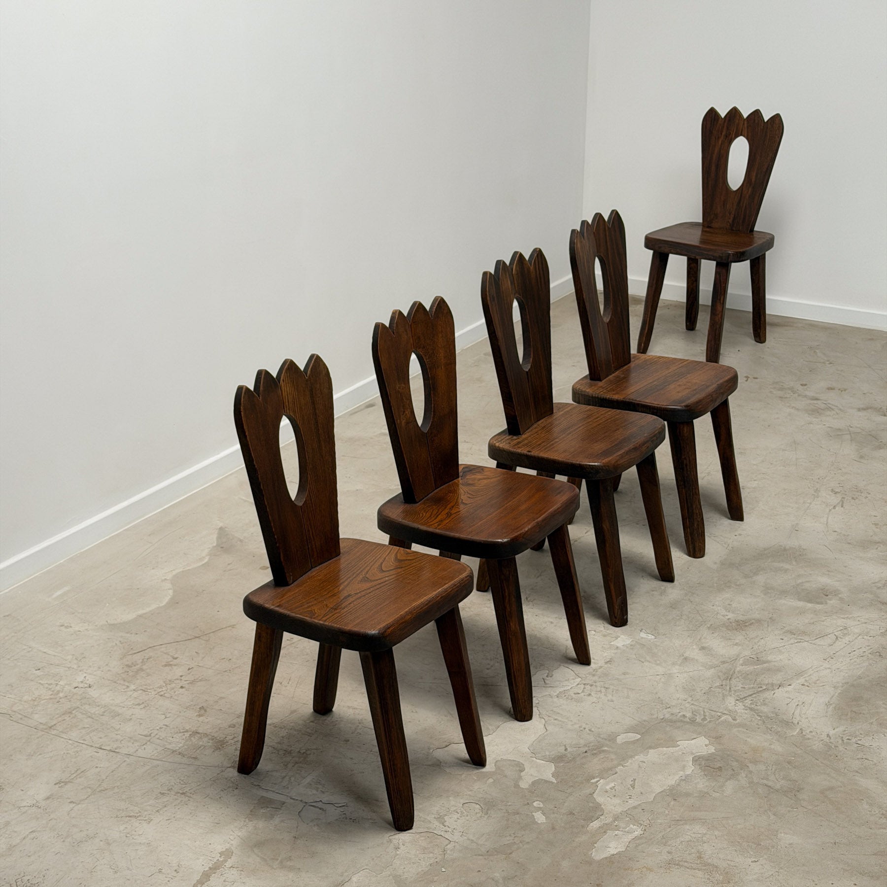 Set of Five Aranjou Elm Chairs — detail view