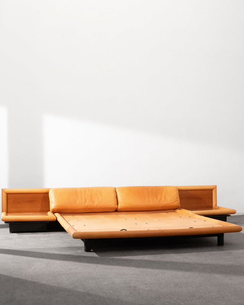 Morna leather bed platform by Afra Tobia Scarpa for Molteni
