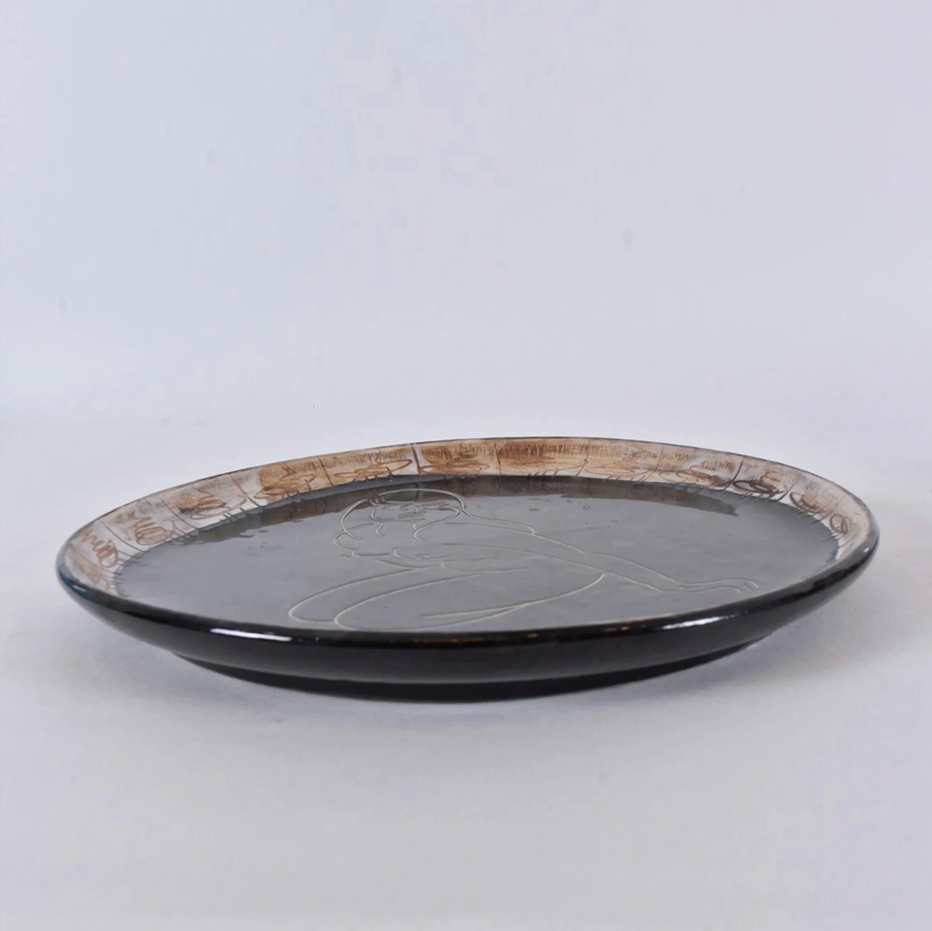 Large Decorative Plate by Claude Vayssier (B. 1935) for Atelier Cerenne, Vallauris — detail view