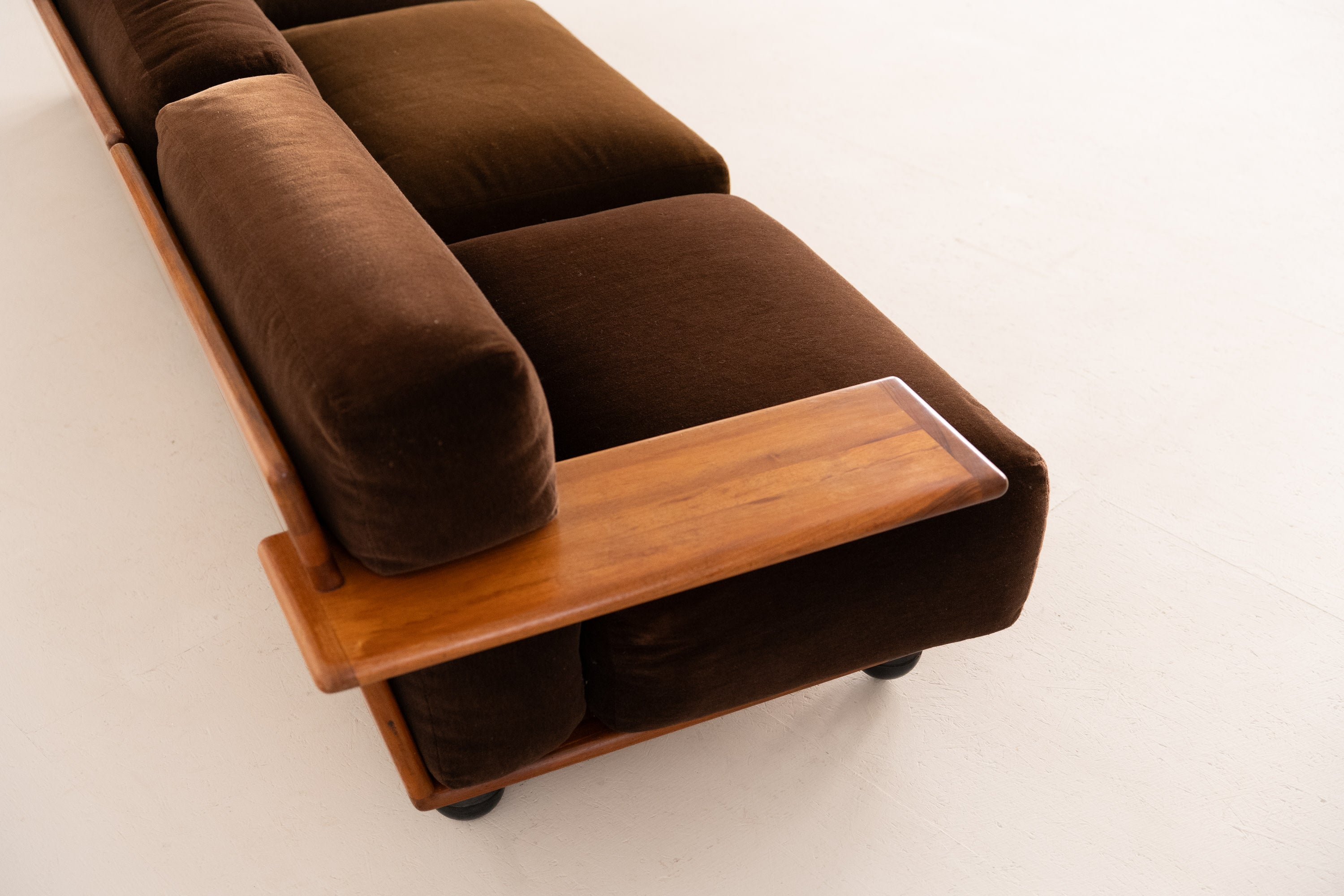 Pianura Sofa by Mario Bellini for Cassina — back view with wooden armrest