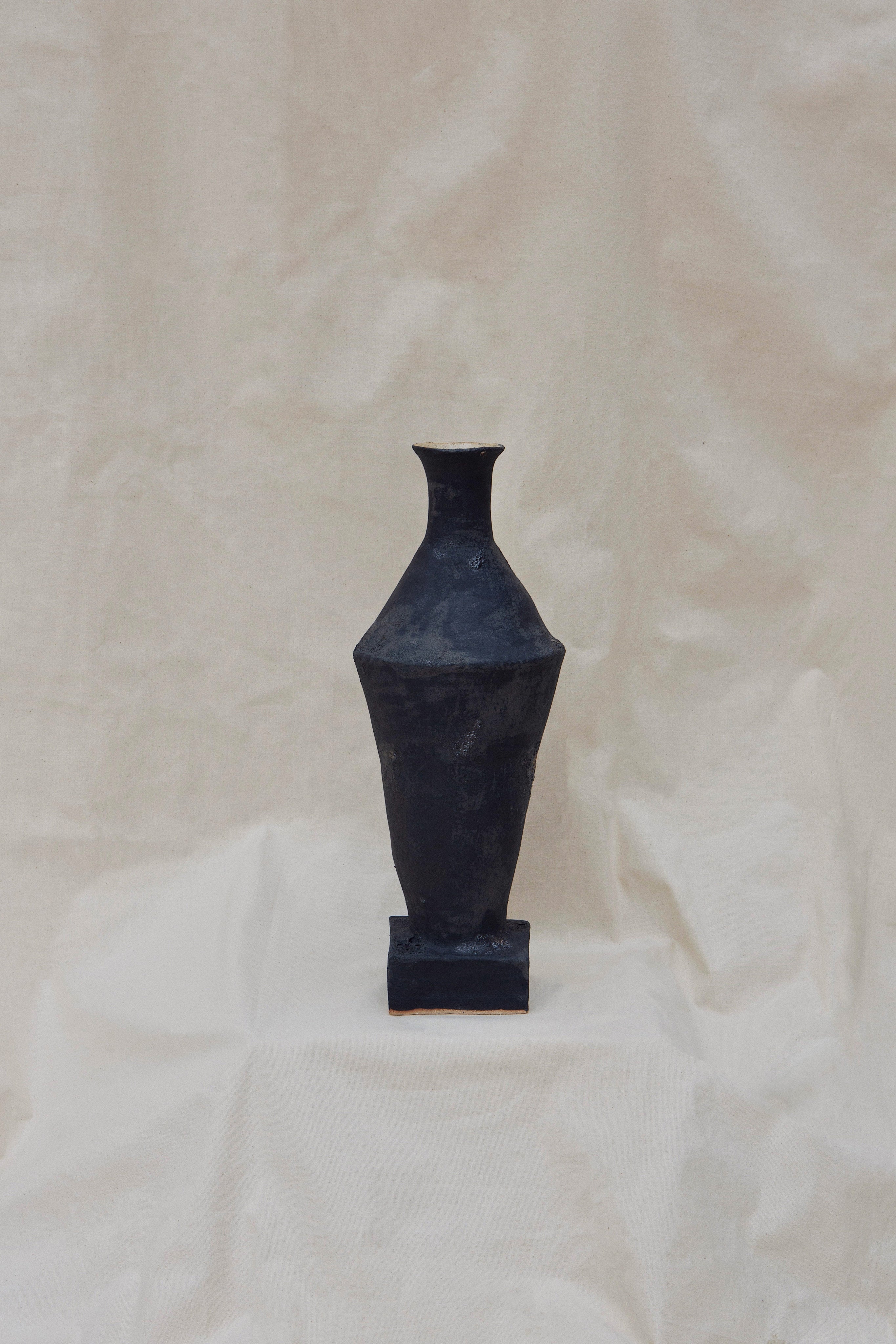 Open Water Vessel Small — detail view