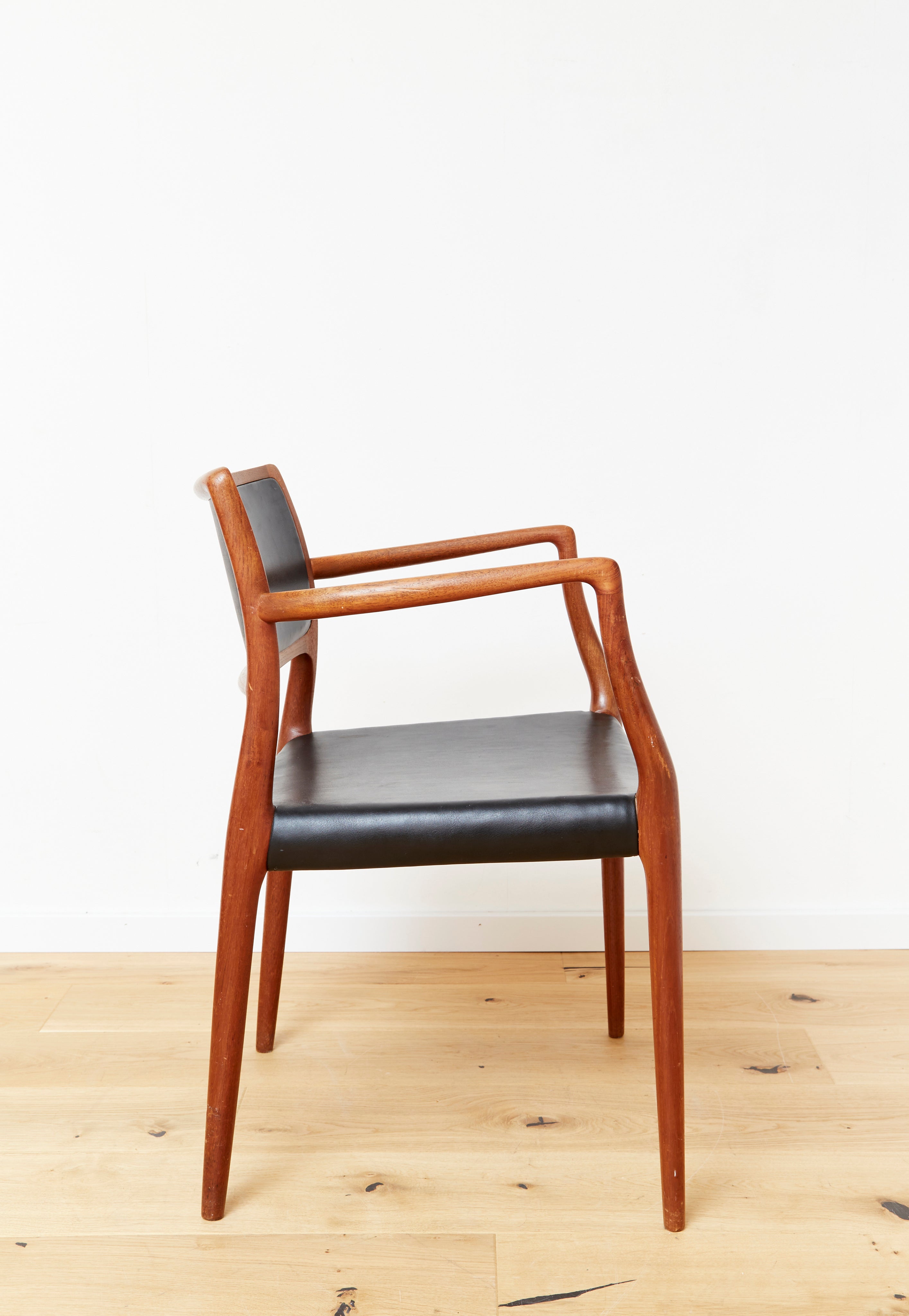 Chaise No.65 de Niels Otto Møller pour J.L. Møller