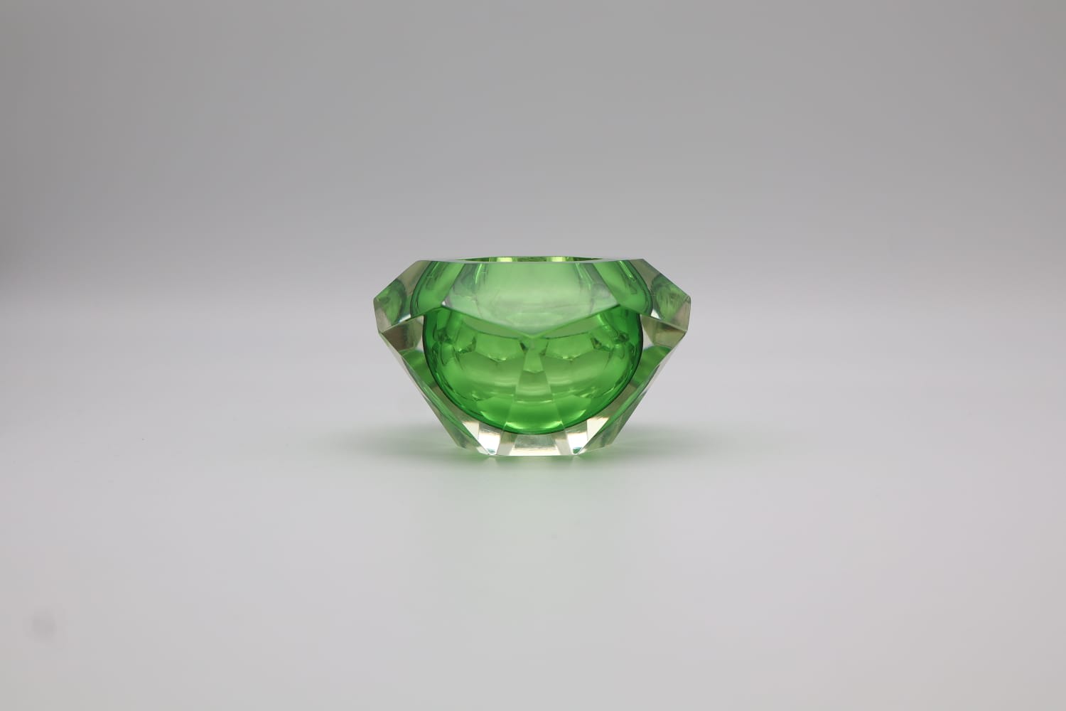 Mid-Century Murano 'Sommerso' Faceted Glass Diamond Ashtray by Flavio Poli for Seguso, 196 — side angle