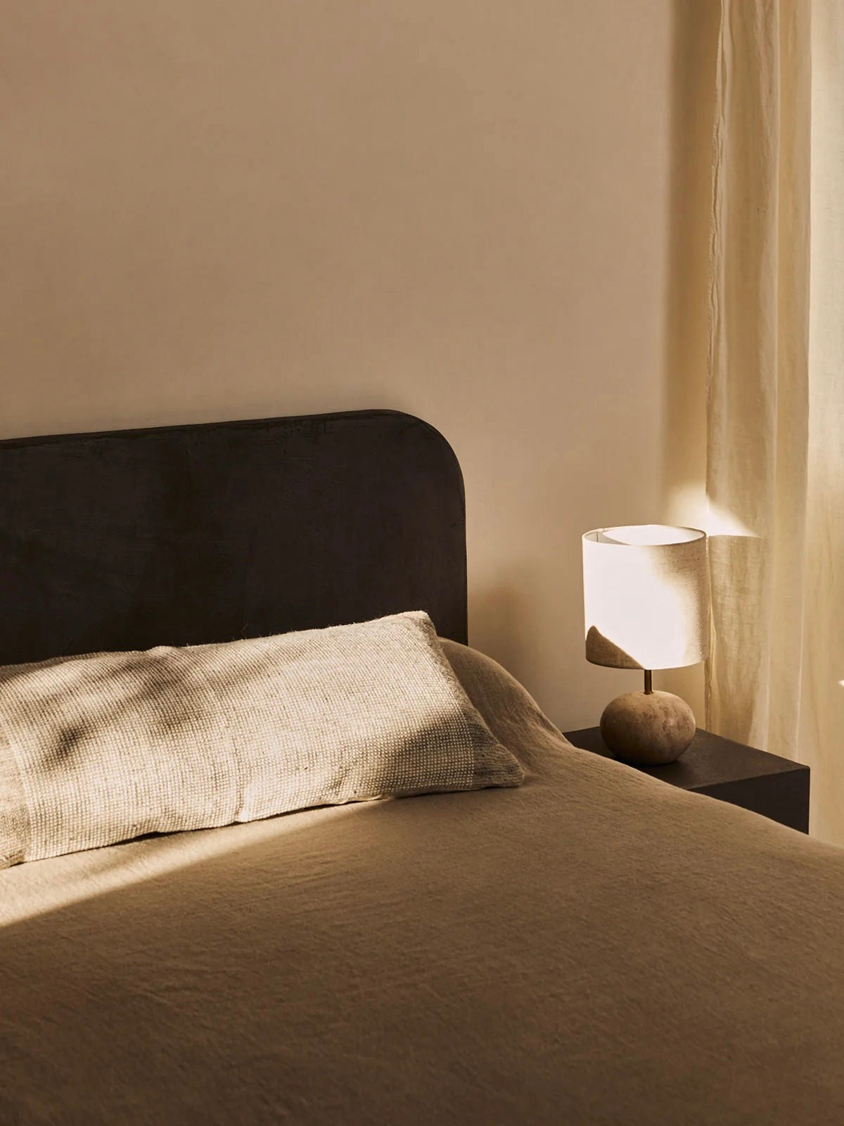 "Ruperto" Headboard — detail view