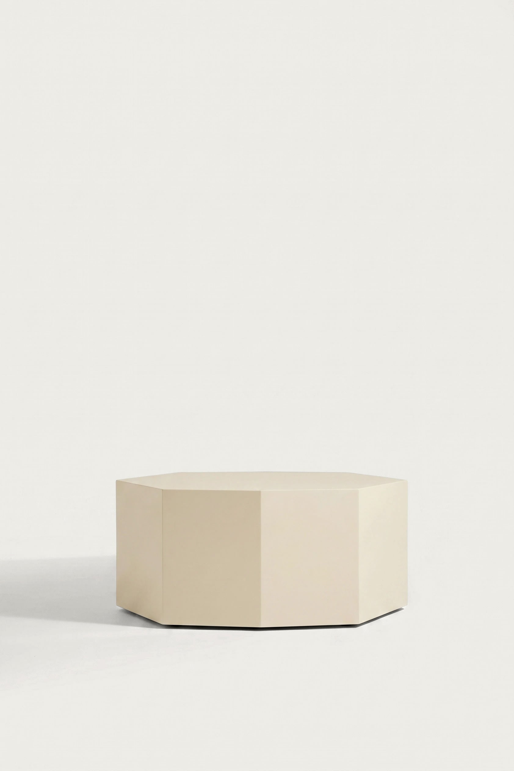 Ame III  Lacquer Coffee Table — detail view