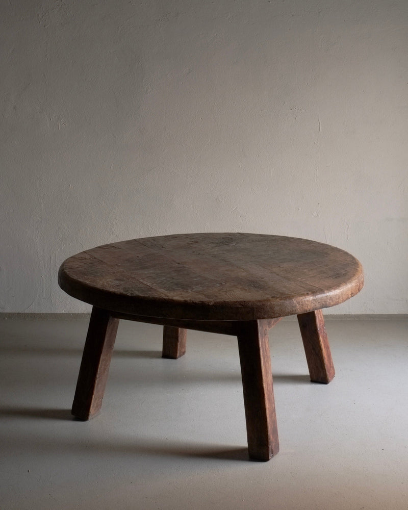 Brutalist Oak Round Coffee Table | Belgium | 1950s — close-up of round wooden surface