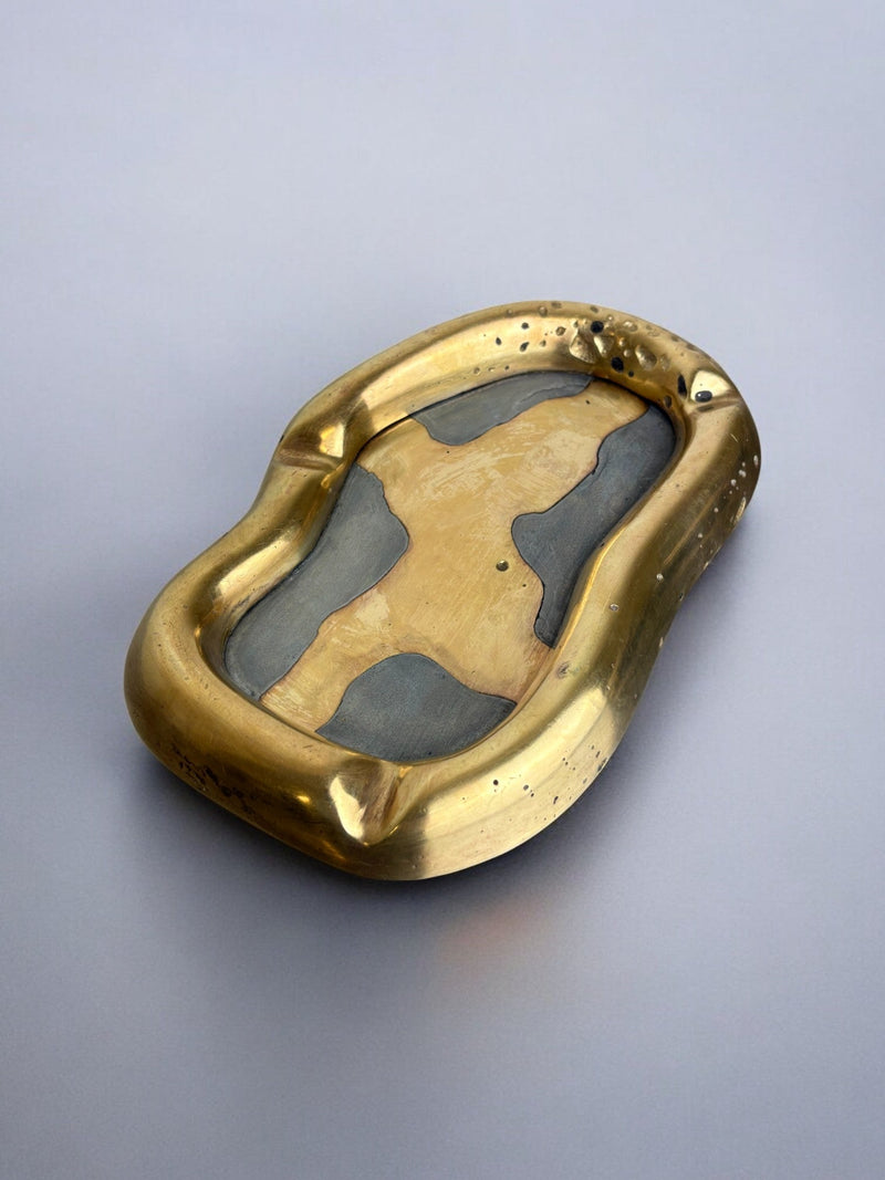 Brutalist ashtray by David Marshall, Spain, 70's by Malamar Studio | The Oblist — brass and wood materials