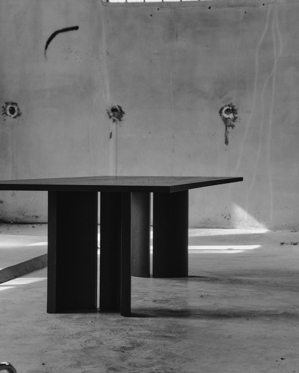 Aperta Rectangular Table - Single Base — alternate view