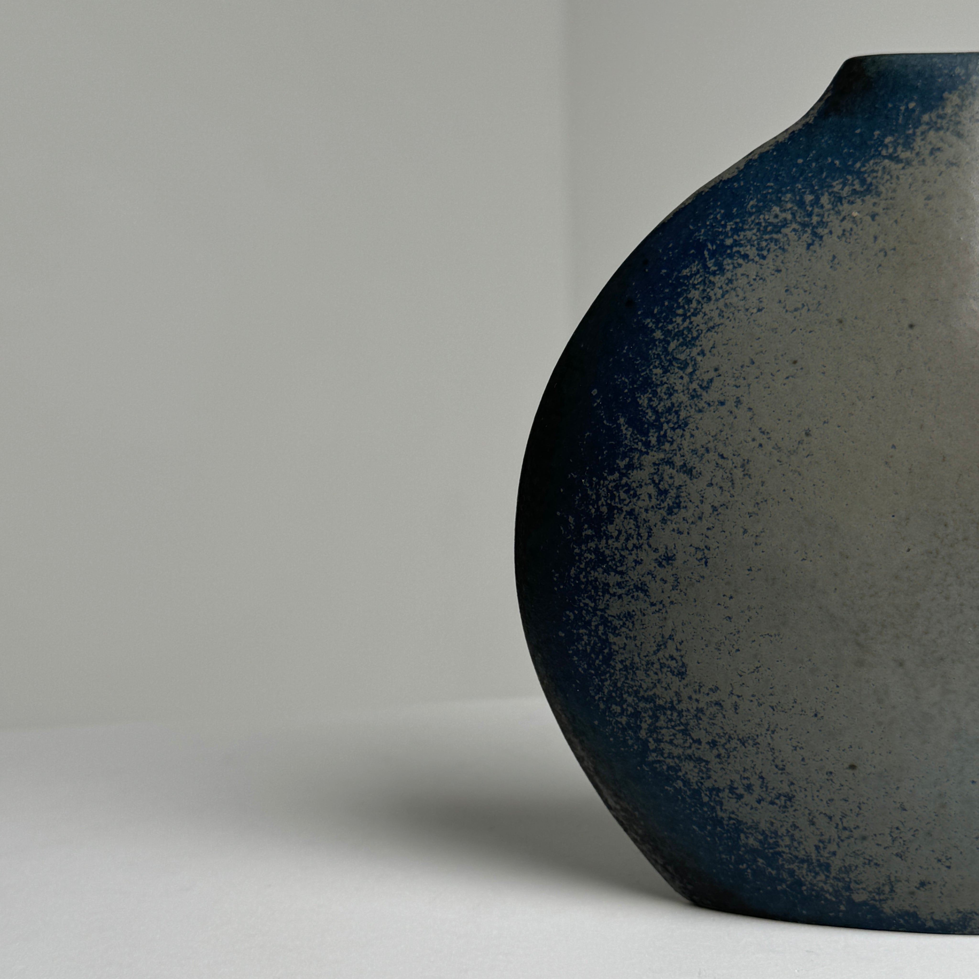 Porcelain vase by Benoît Montreau — close-up