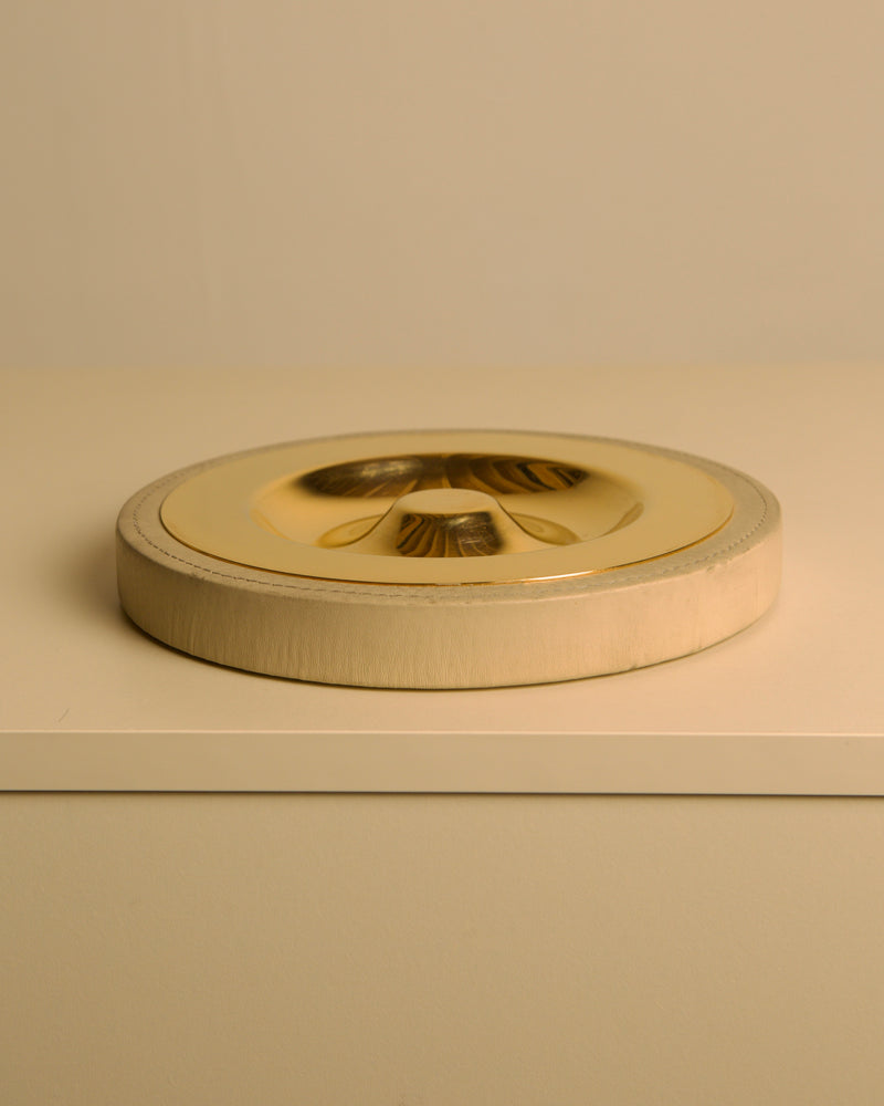 Italian Brass and Cream Leather Vide-poches, 70s — close-up of brass and leather details