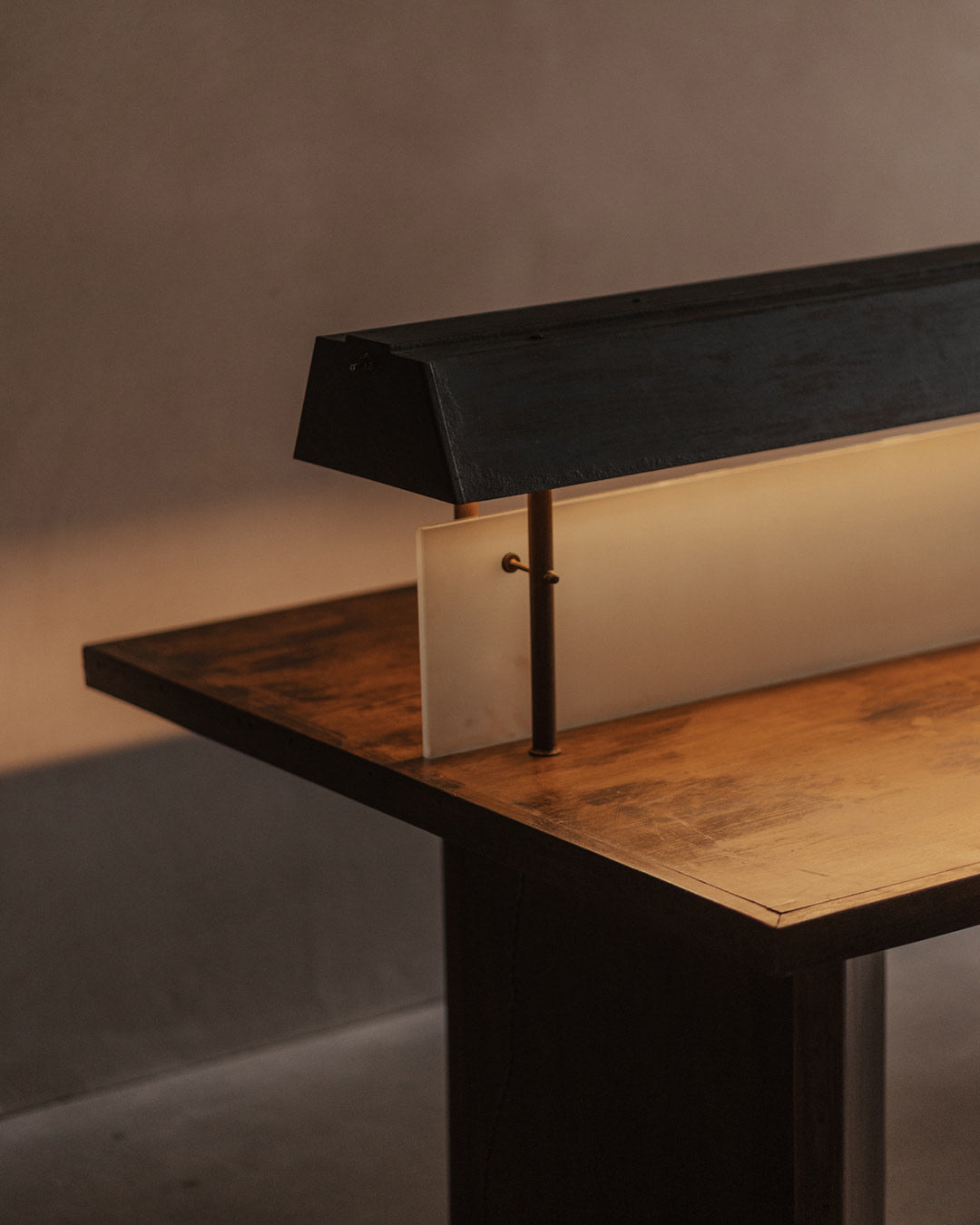 Pierre Jeanneret - Authentic PJ-TAT-08-B