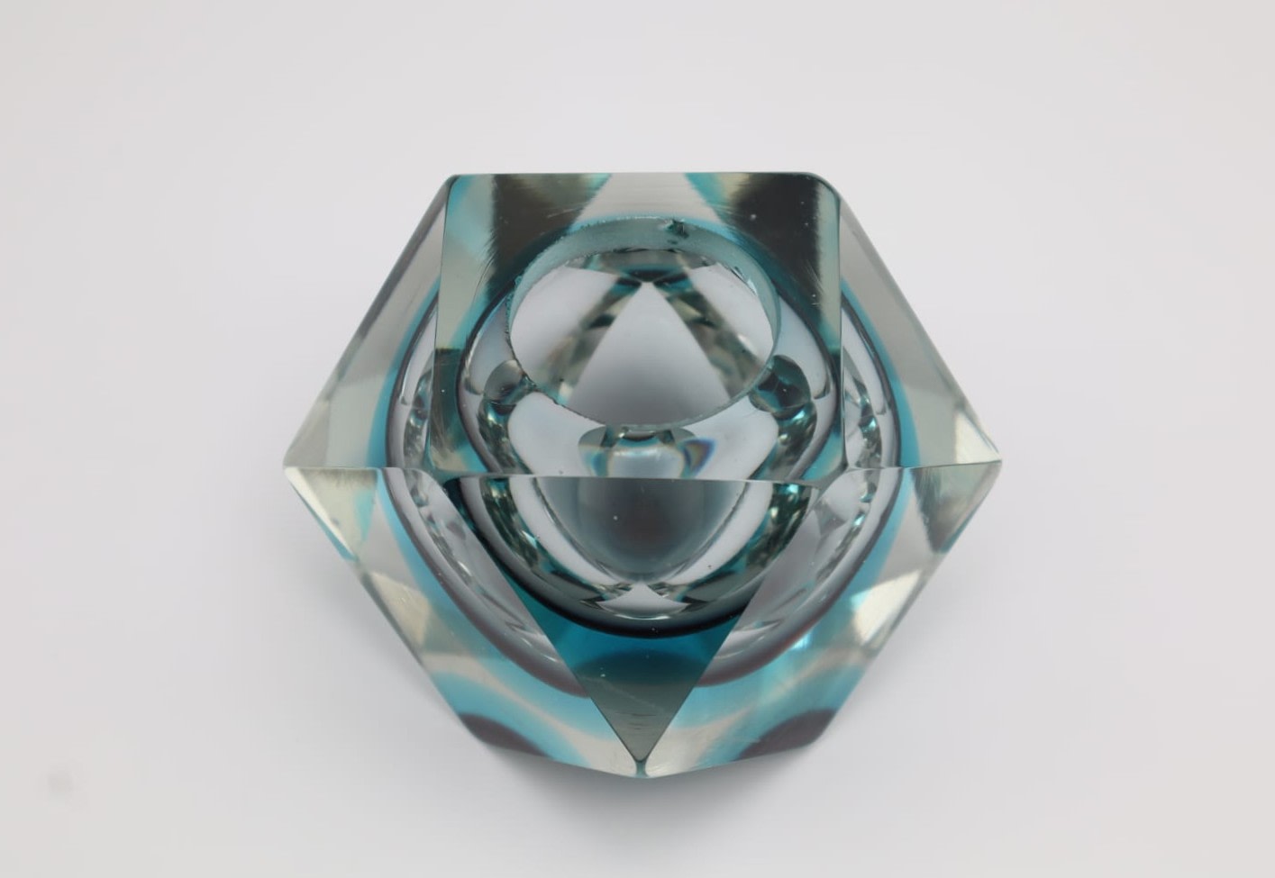 Mid-Century Modern Faceted Murano Sommerso Glass Ashtray by Flavio Poli for Seguso, 1960s — side angle