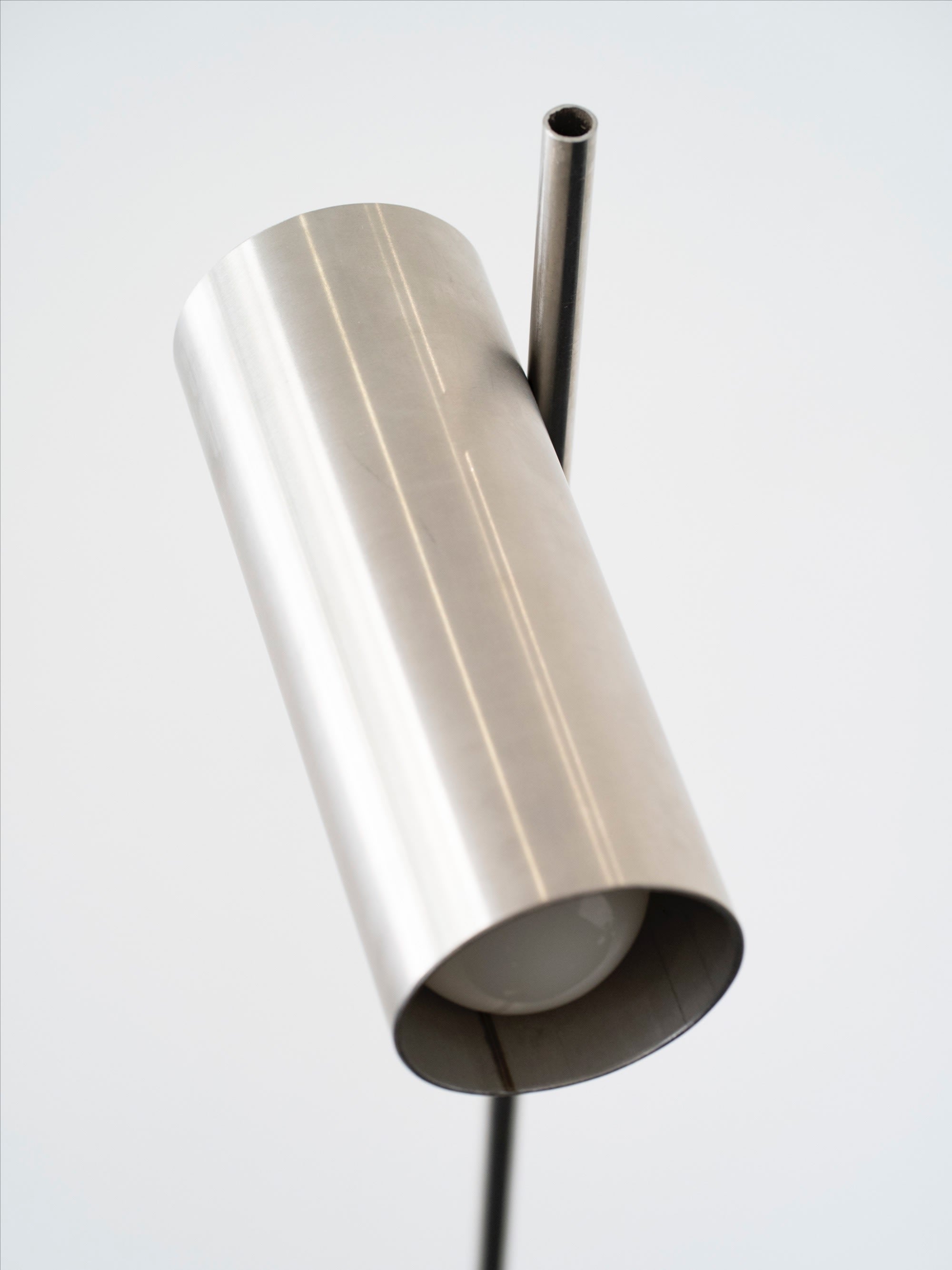 Triangle Floor Lamp | DN_S2502 — close-up of brushed metal lampshade