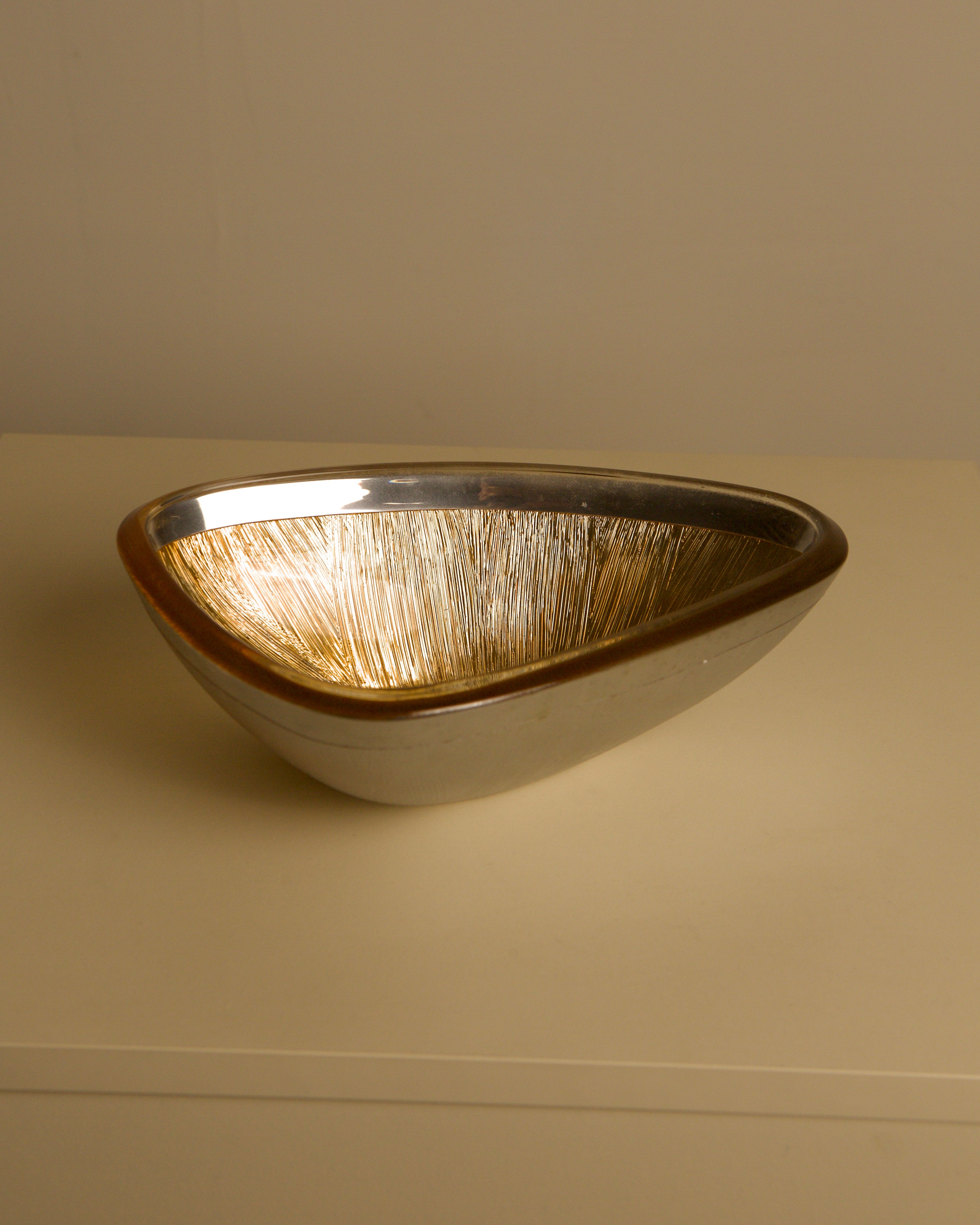 Large 80s Italian Brandani valet tray — detail view