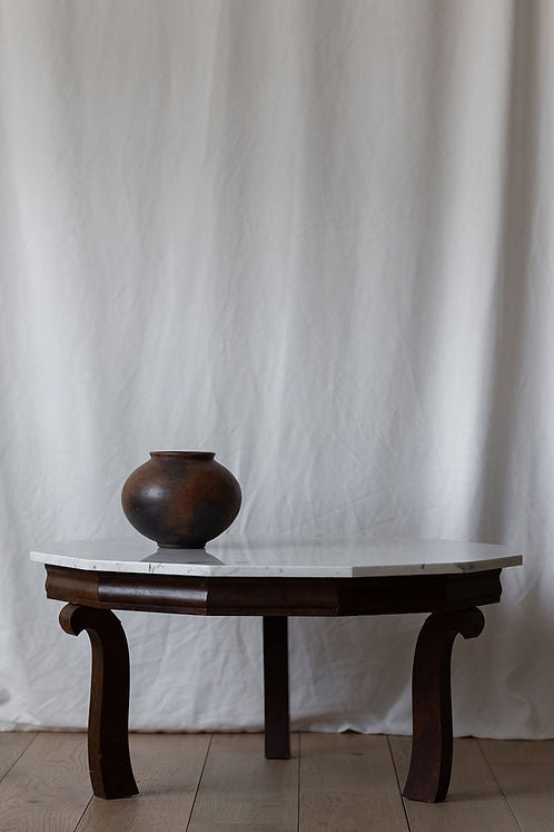 Art Deco Marble Coffee Table — close-up