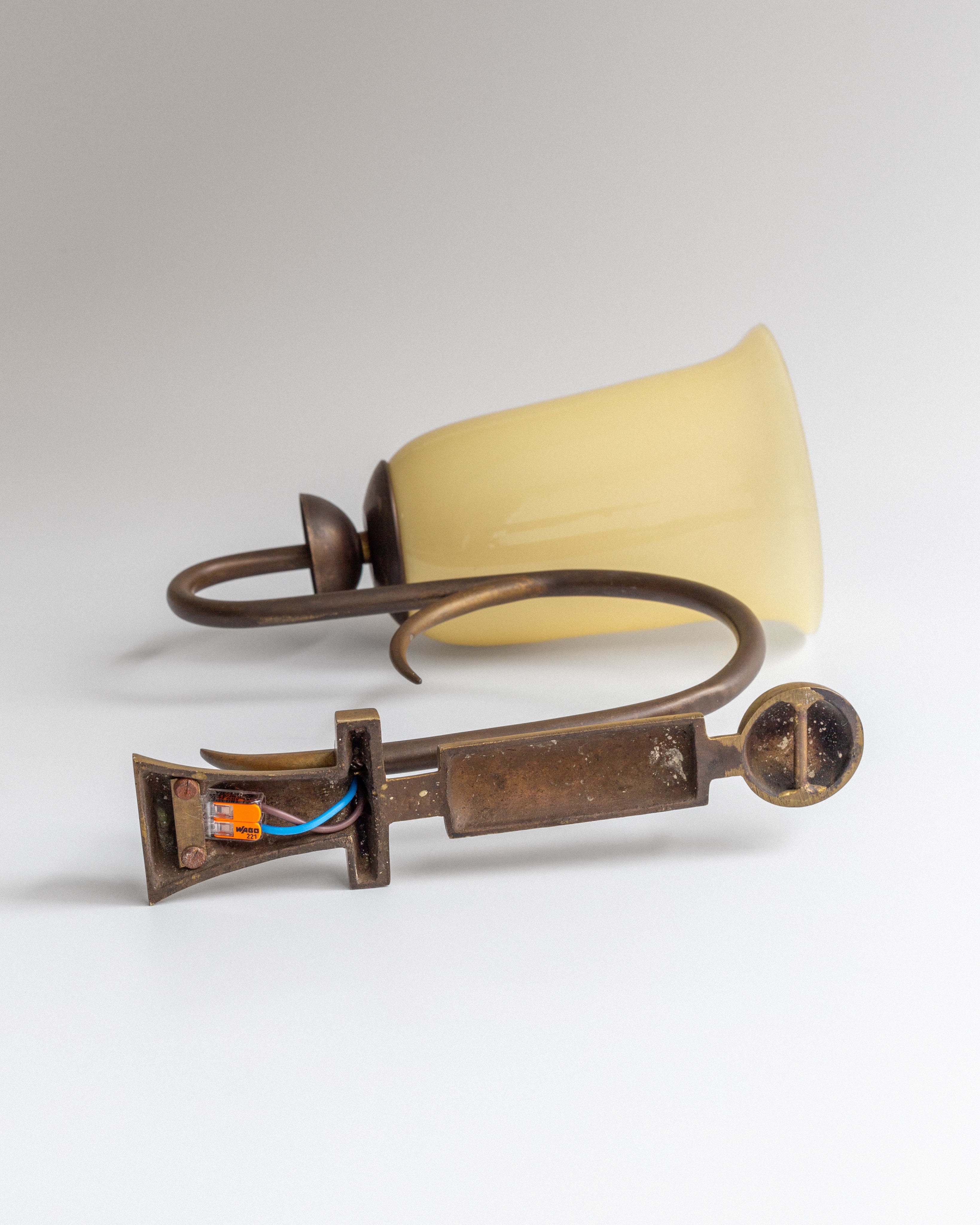 Paire d'Appliques Murales Art Déco avec Abat-jours en Verre, Années 1930