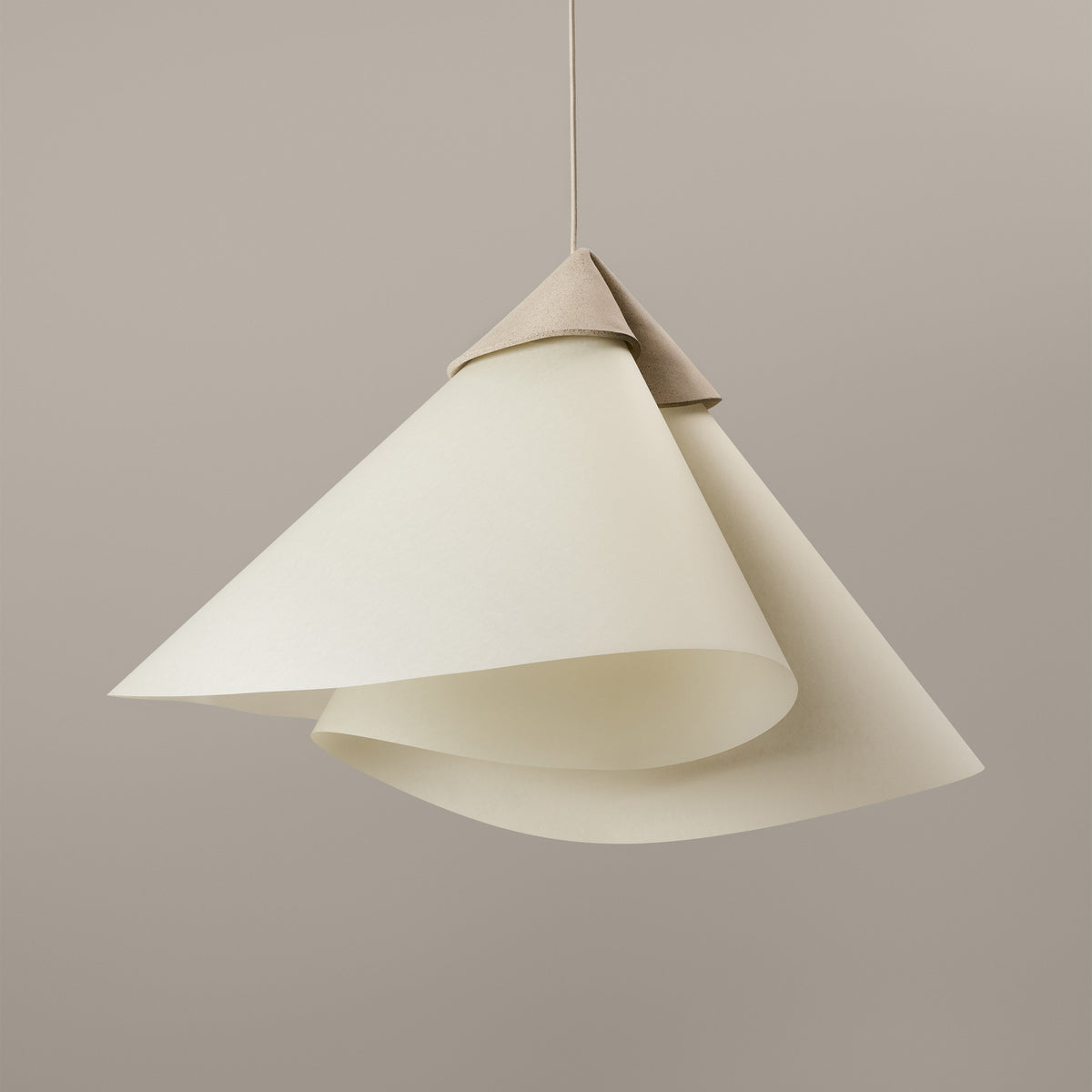 Shayd XL Pendant, Sand — detail view