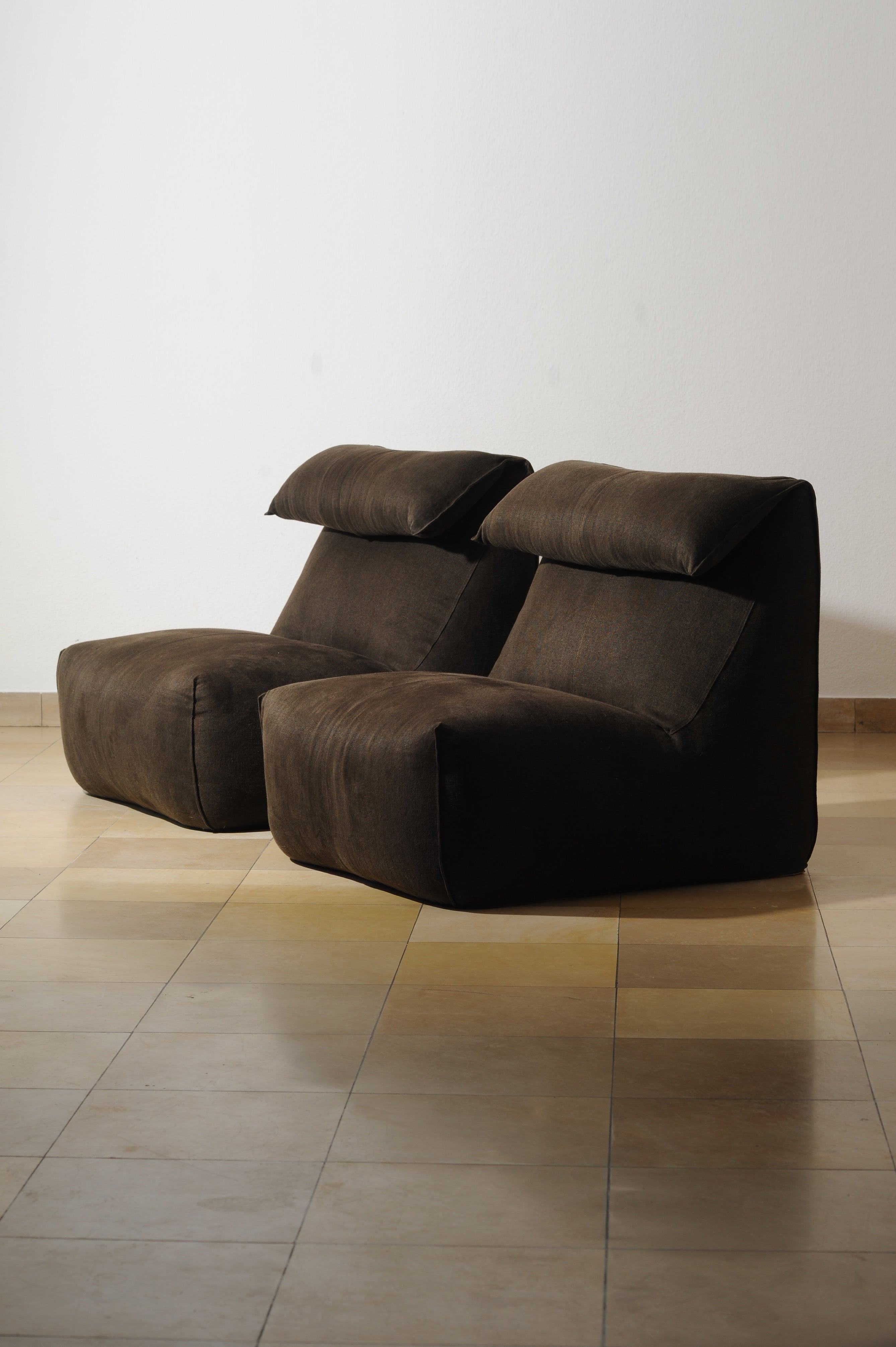 Rare Le Bambole Set of Lounge Chairs by Mario Bellini for B&B Italia, 1971 — detail view