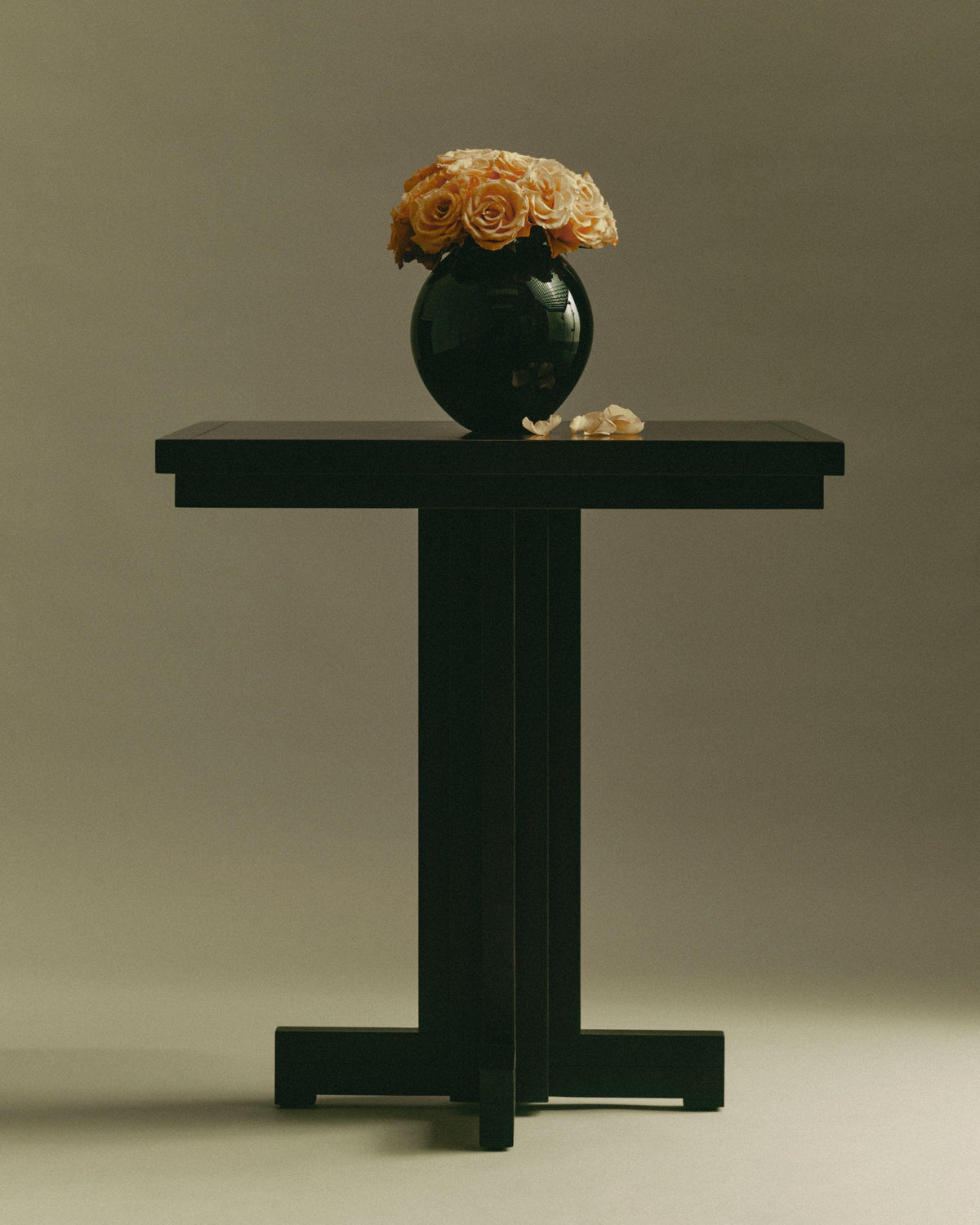 FRANKIE TABLE — detail view