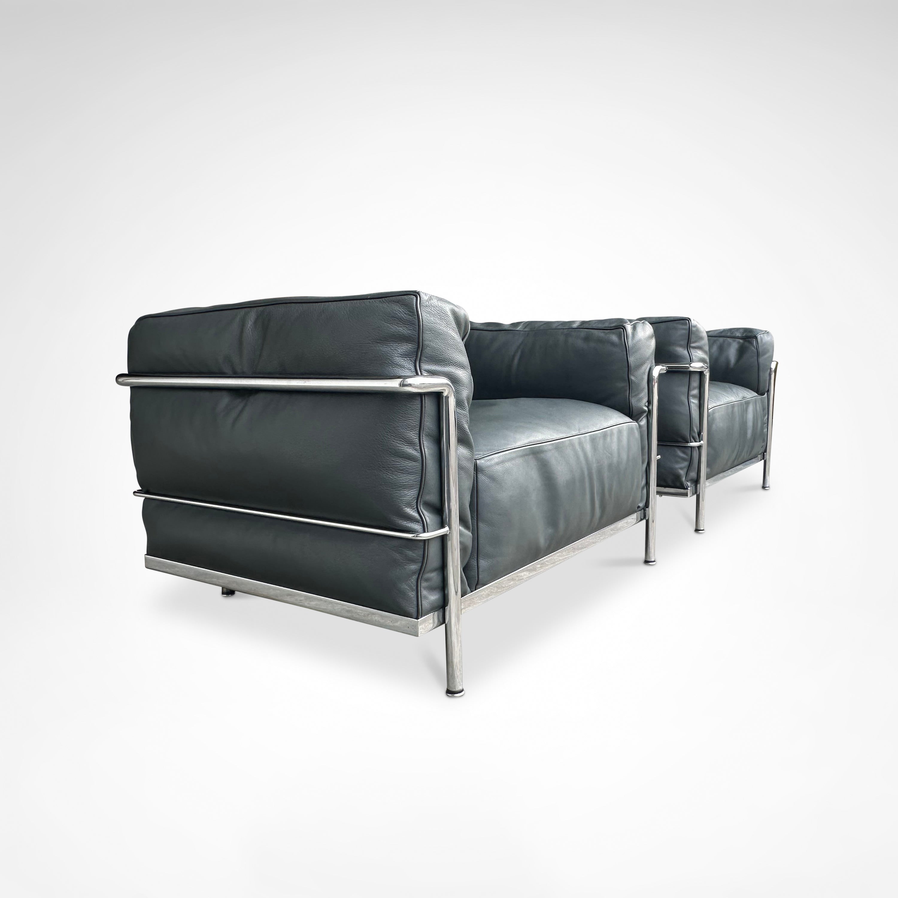 LC3 Down Cushions Y Extra Leather Armchairs by Le Corbusier, Perriand & Jeanneret for Cassina, 1990s, Set of 2 — view 10
