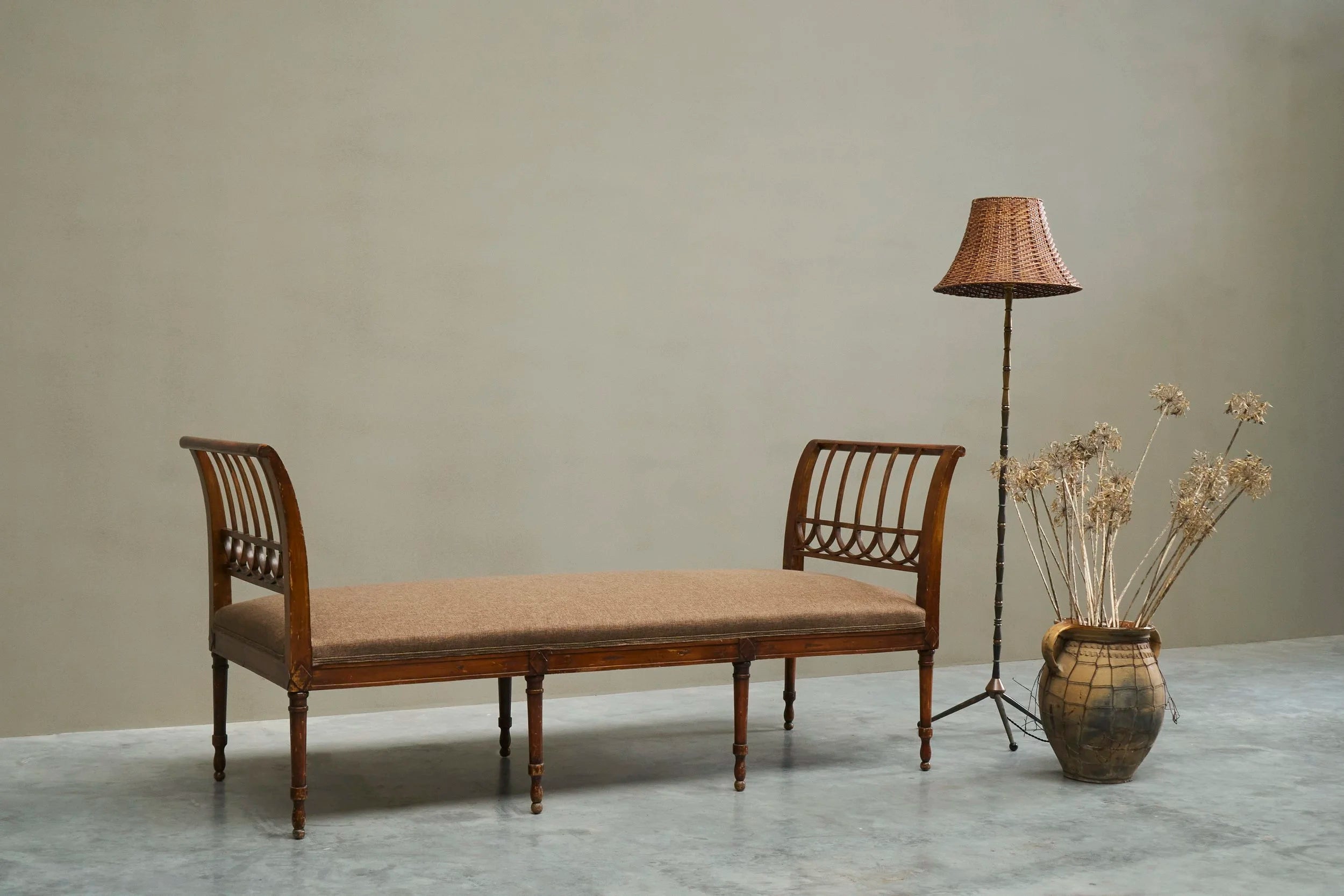 Beautiful Regency Style Daybed / Chaise Longue Europe Early 20th Century — close-up