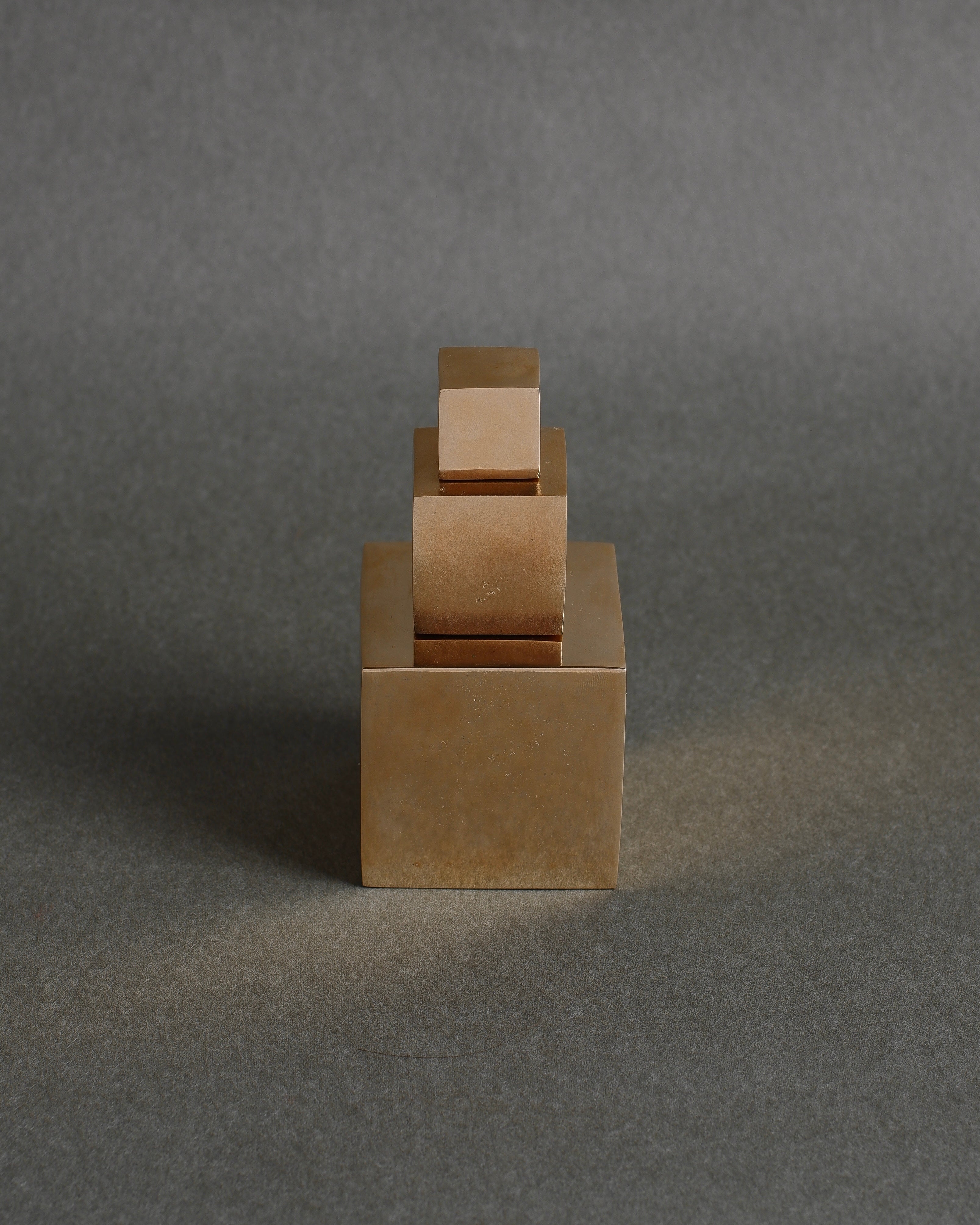 CUBE Cabinet Knob Small — back view of polished brass design