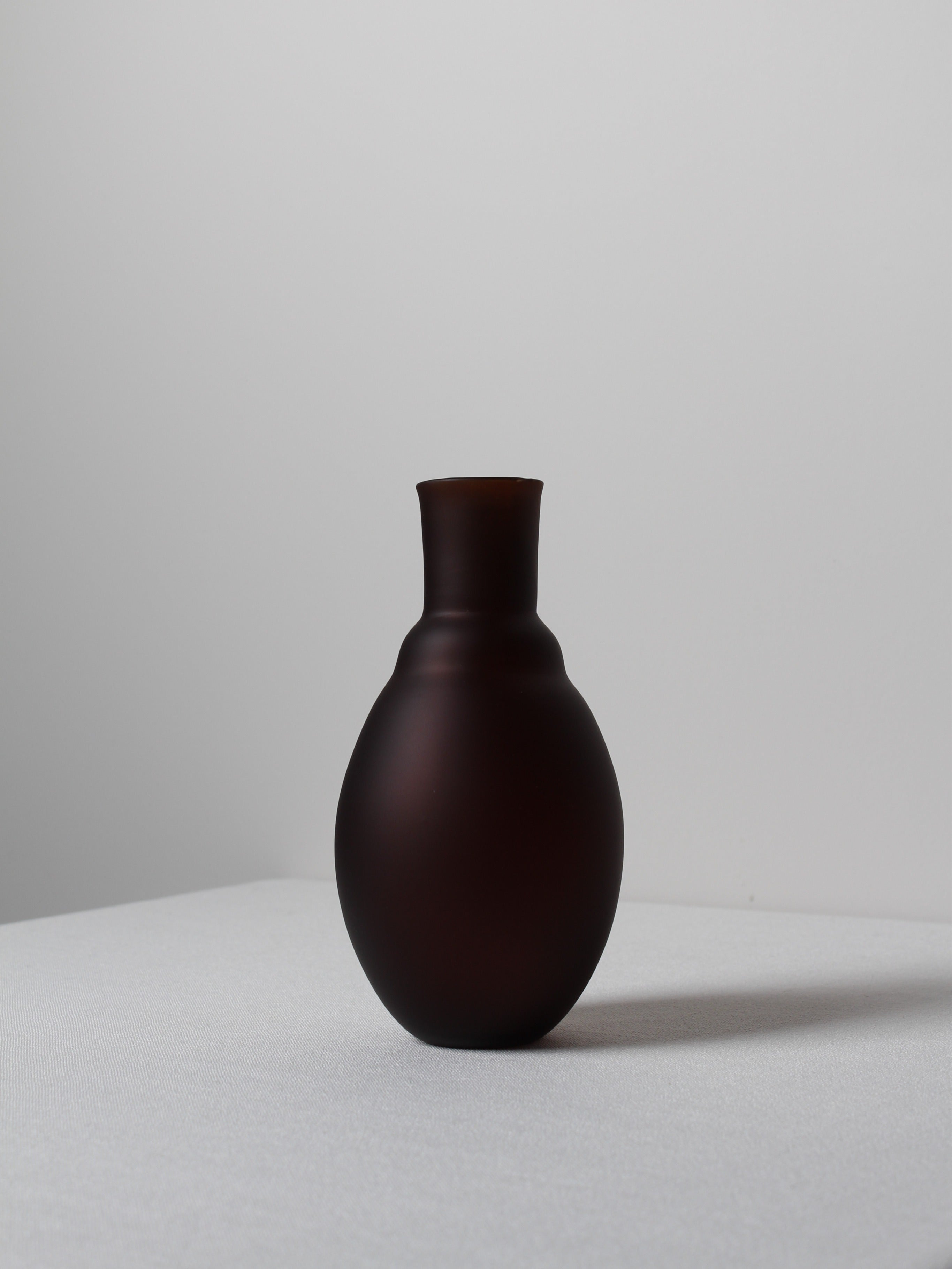 Large Vase in Ebony by Verre d'Onge | The Oblist