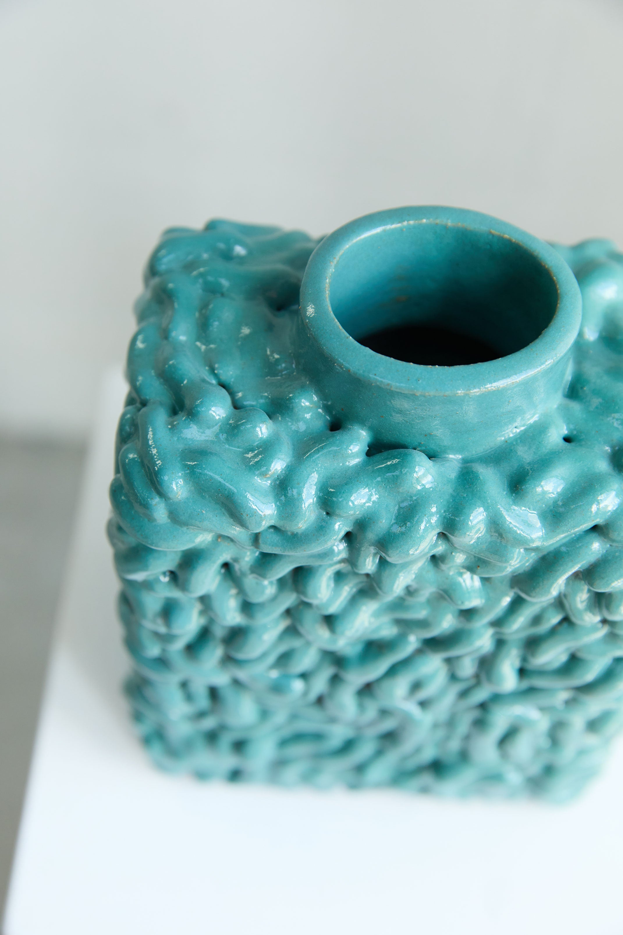 Molecules Small Eau Vive Ceramic Vase