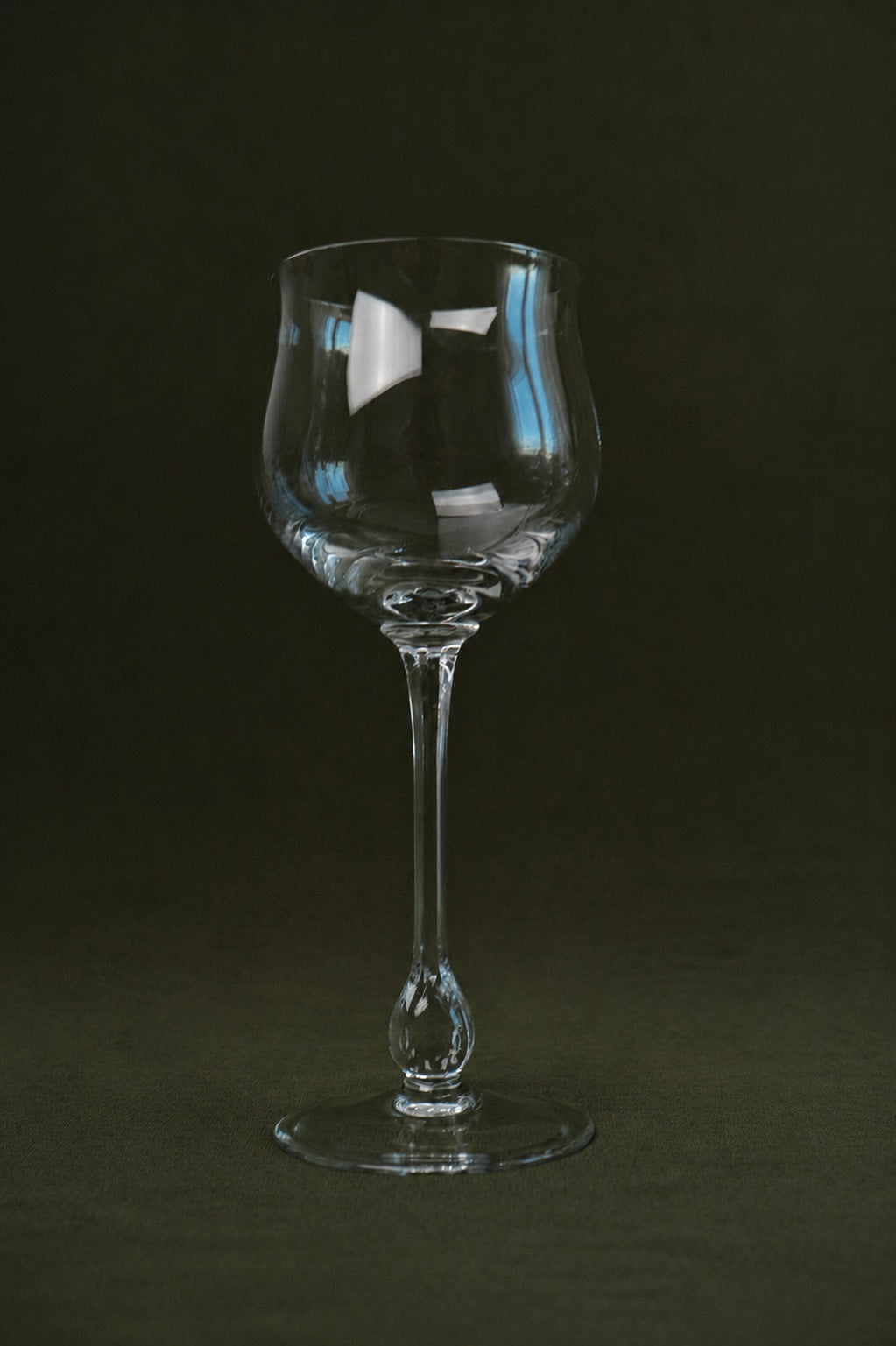 Set of 6 Vintage Wine Glasses — detail view