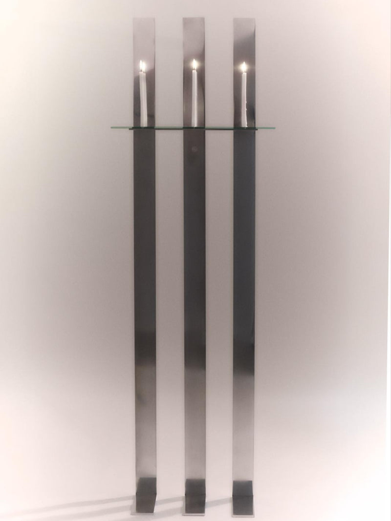 Chandelier “Absence” - Candle Holder made of Aluminium — close-up of three vertical candle holders