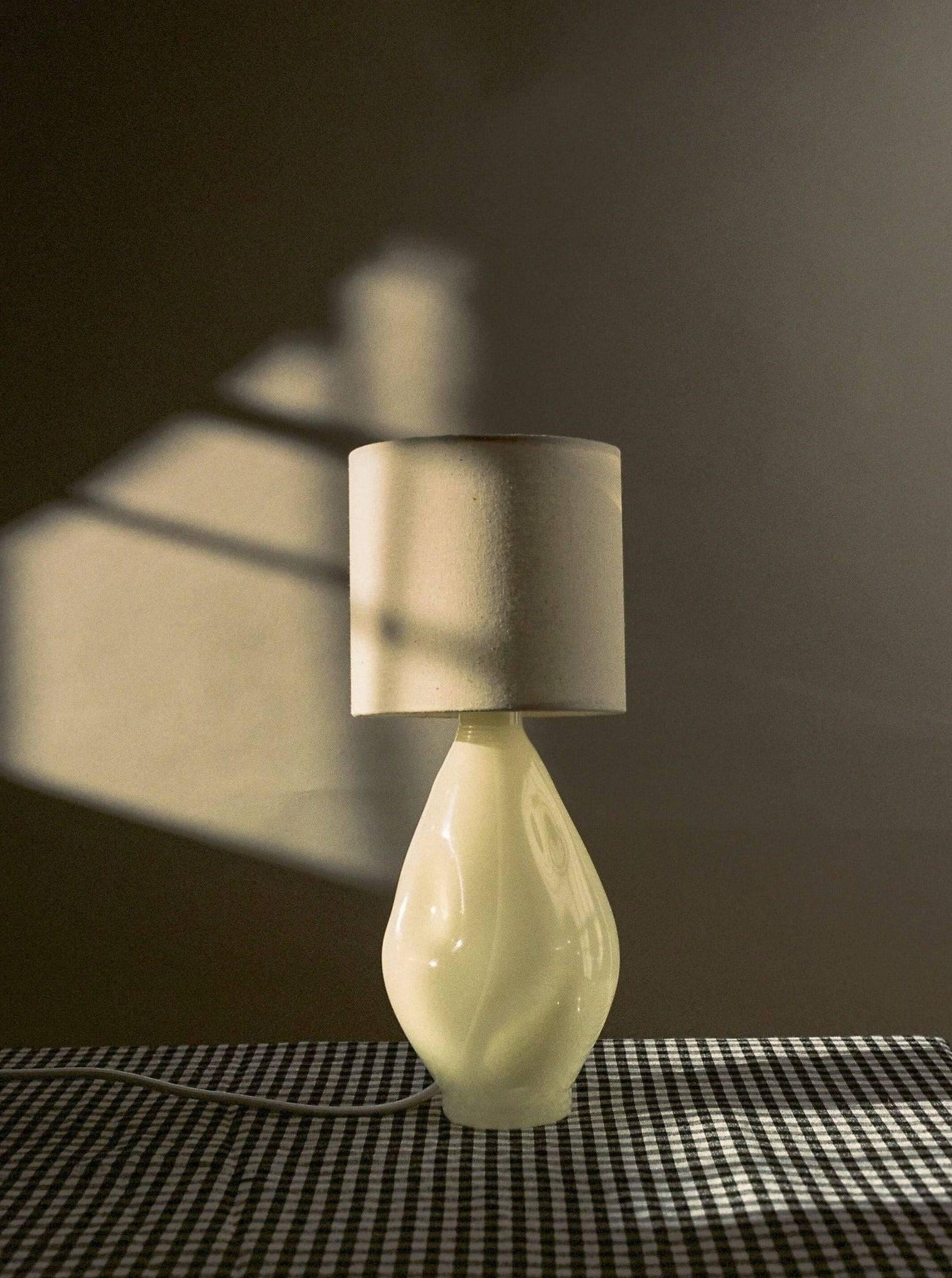 Table Lamps Beige Cylindrical Glass Lamp Los Objetos Decorativos