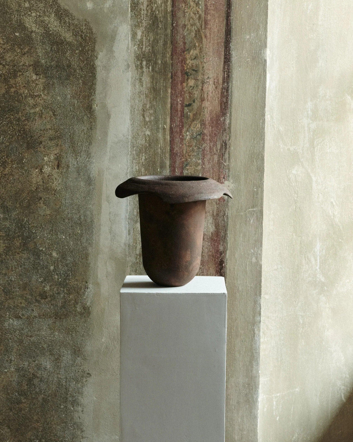 THE ROE STUDIO COLLAR OBJECT VASE 006 by Louise Roe | The Oblist