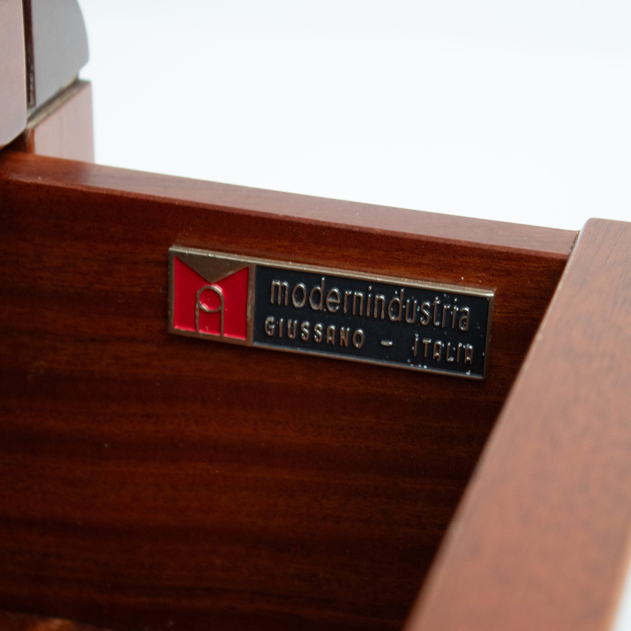 Tables de nuit italiennes en bois et laiton