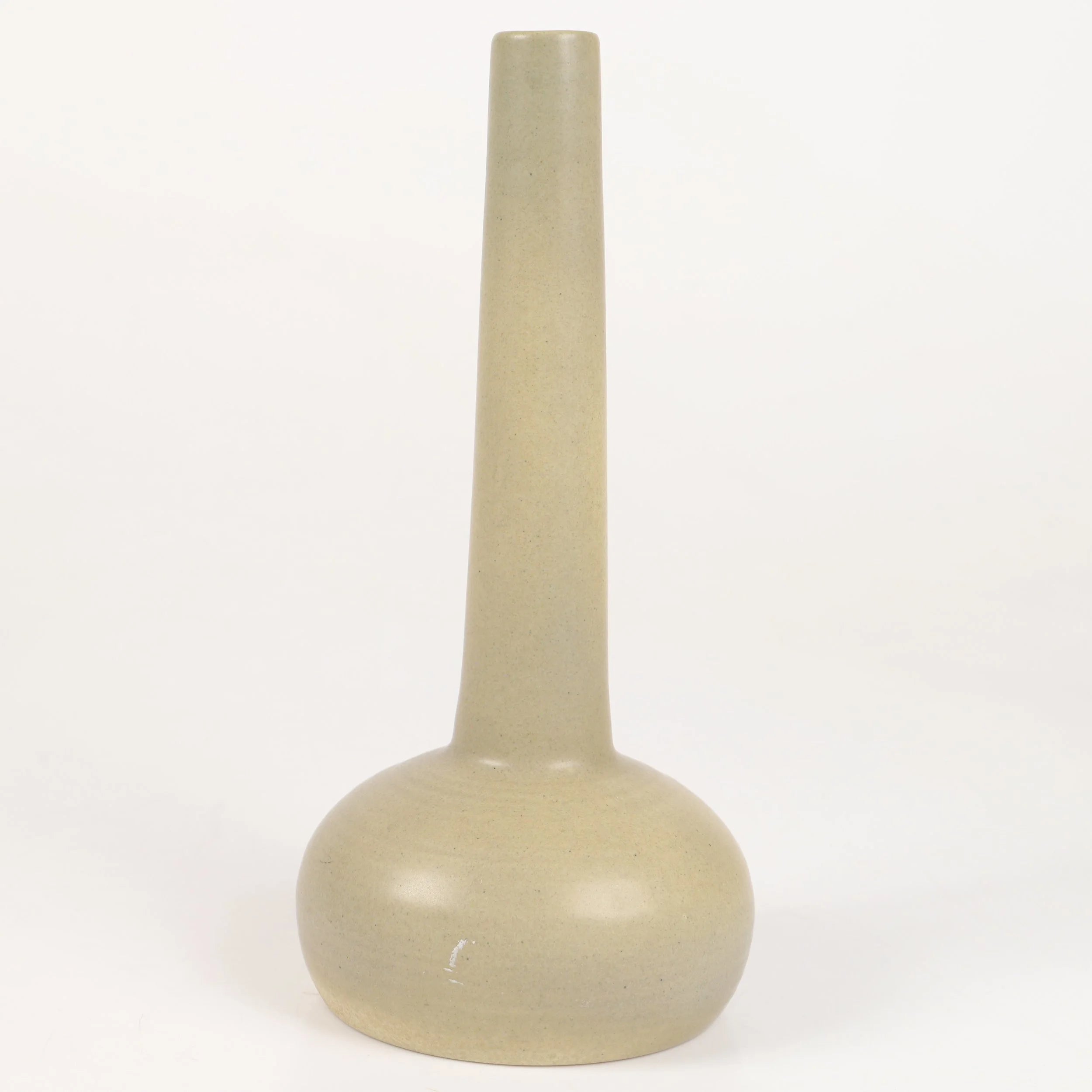 Ceramic Jug with exaggerated handle, by Åke Holm (1900–1980) — close-up