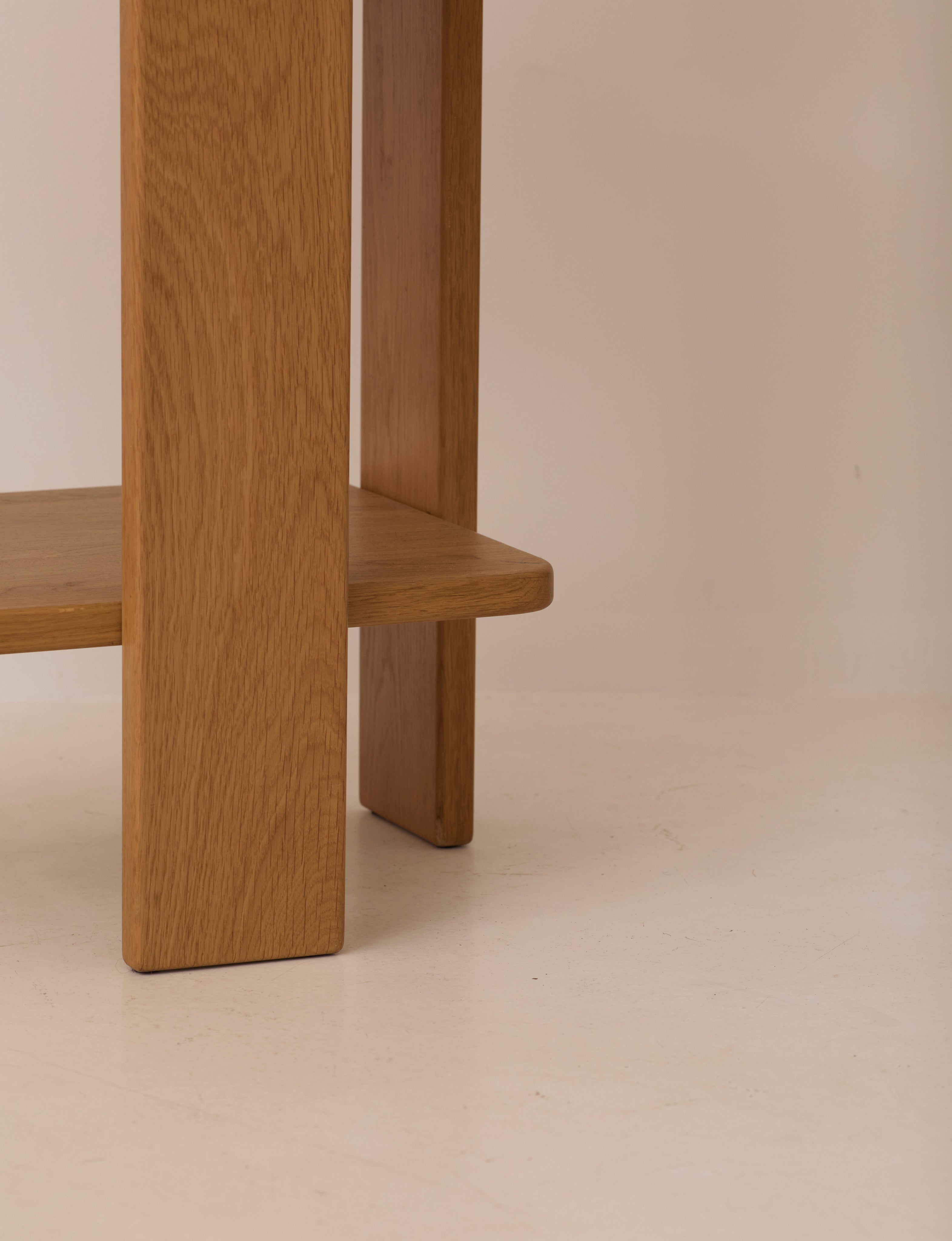 Étagère Artisanale Française en Chêne Massif c. 1980