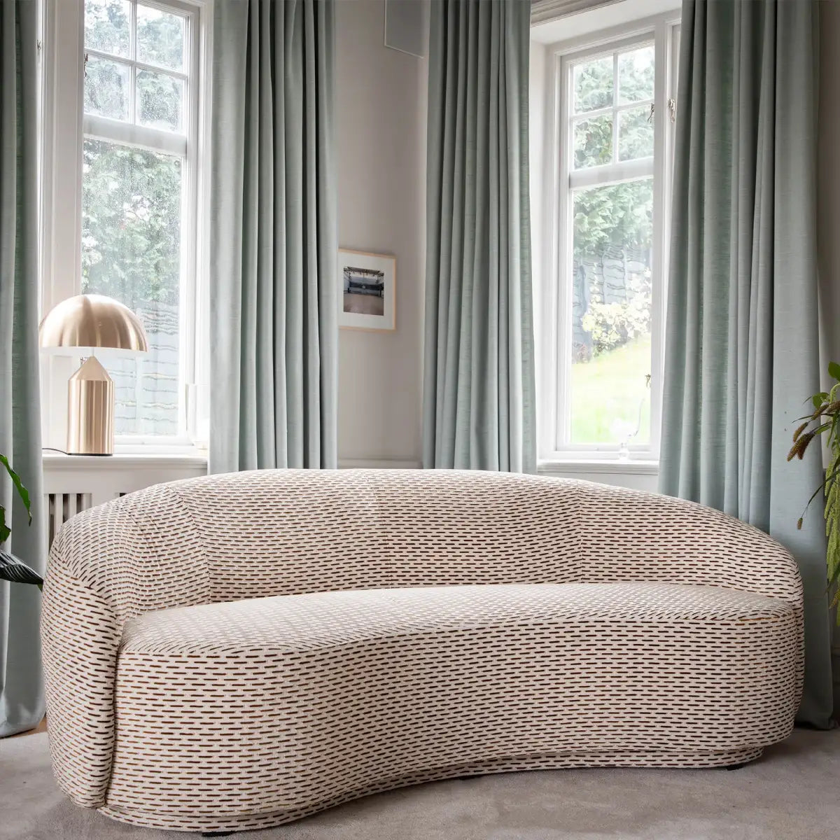 Florian Sofa - Misia Paris Vienne — lifestyle setting