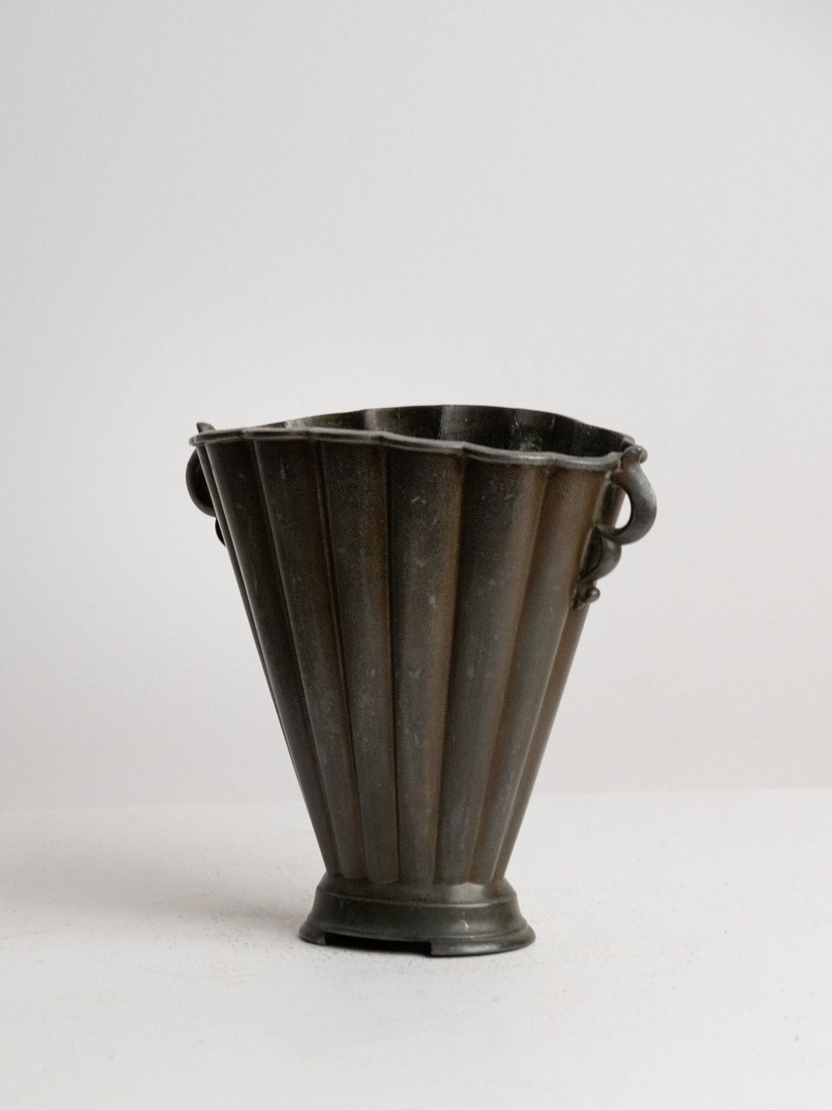 Just Andersen Fan Vase in Disko Metal, Model D20, Denmark 1920s — view 9