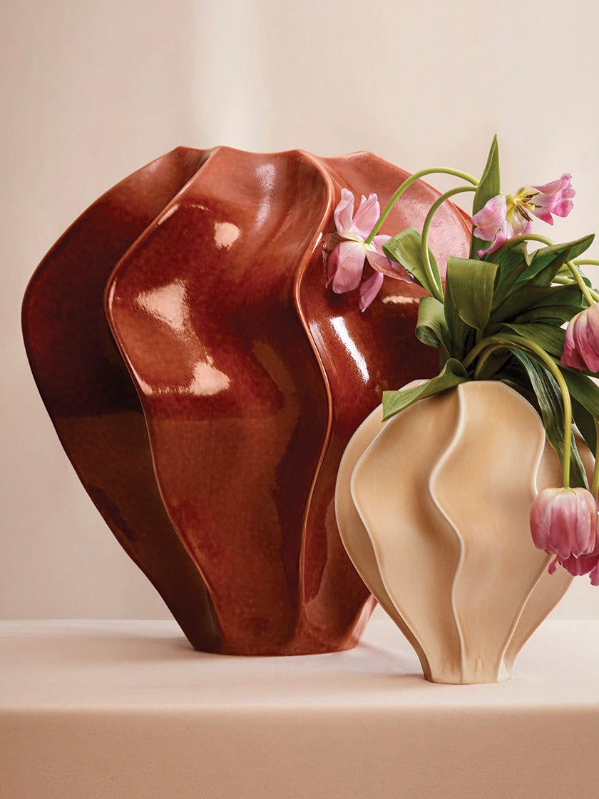 Douro Vase - Paprika - Medium — side angle with pink flowers in vase