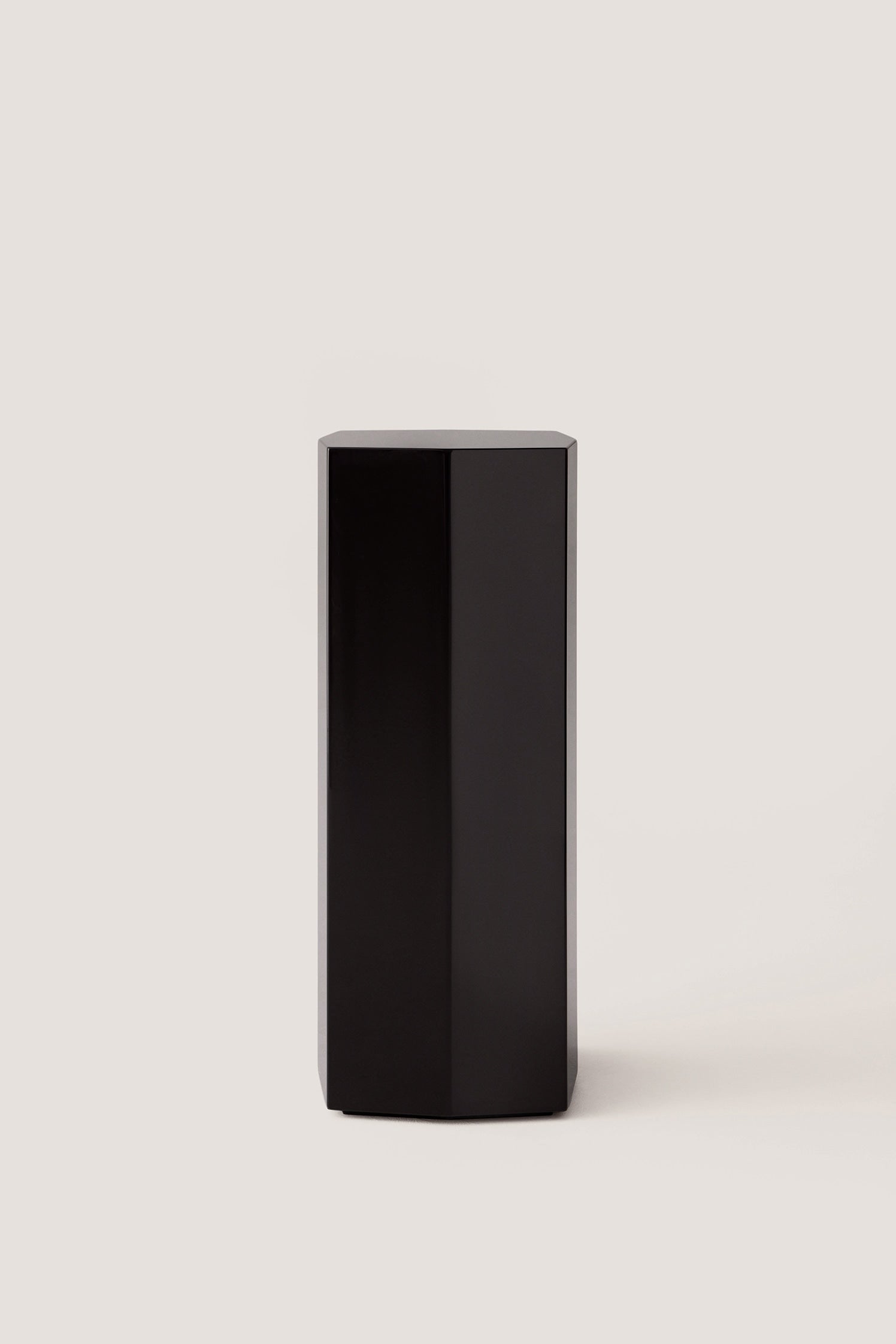 'Ame II' Lacquer Pedestal — in context