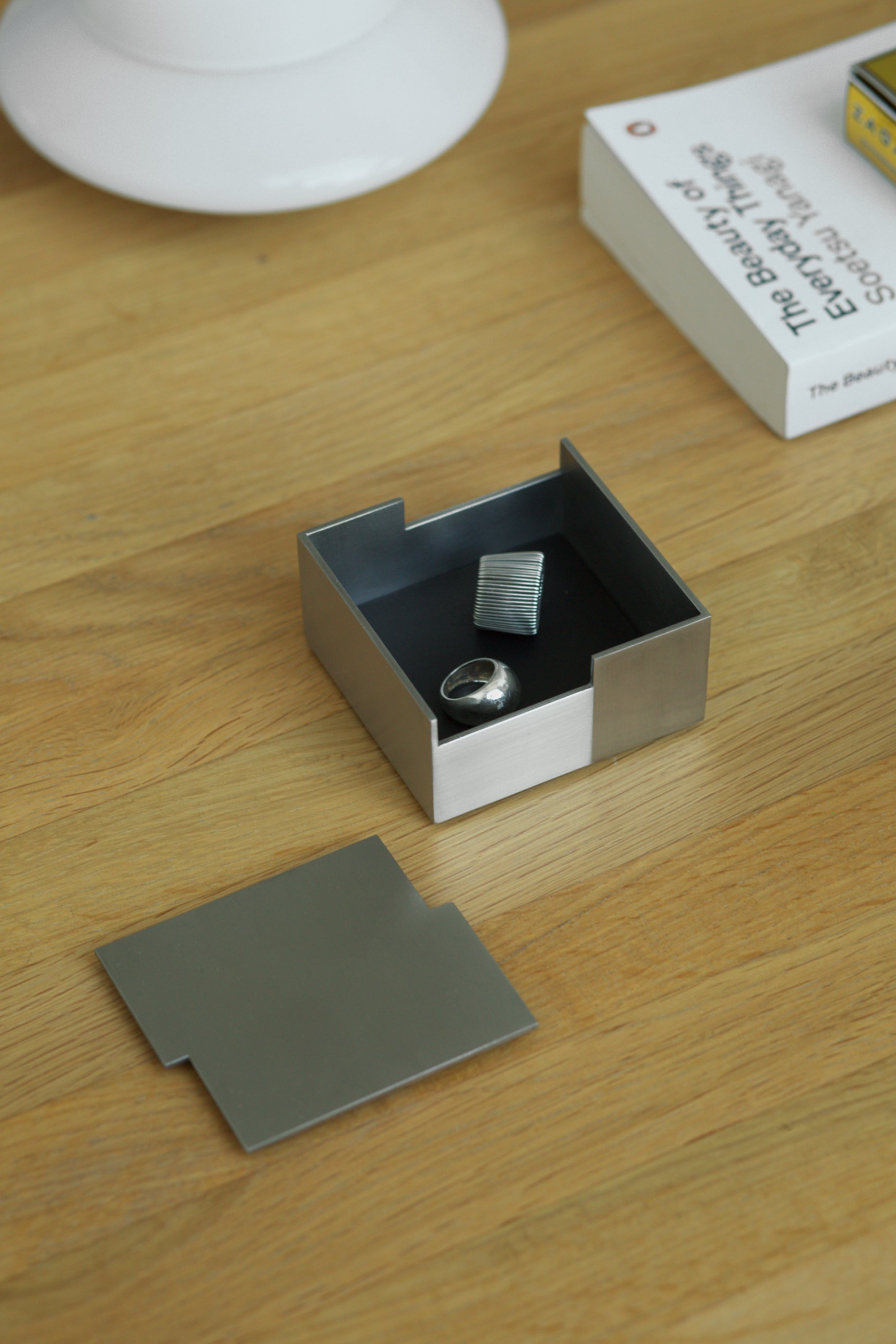 Carlo - Small desk set — side angle