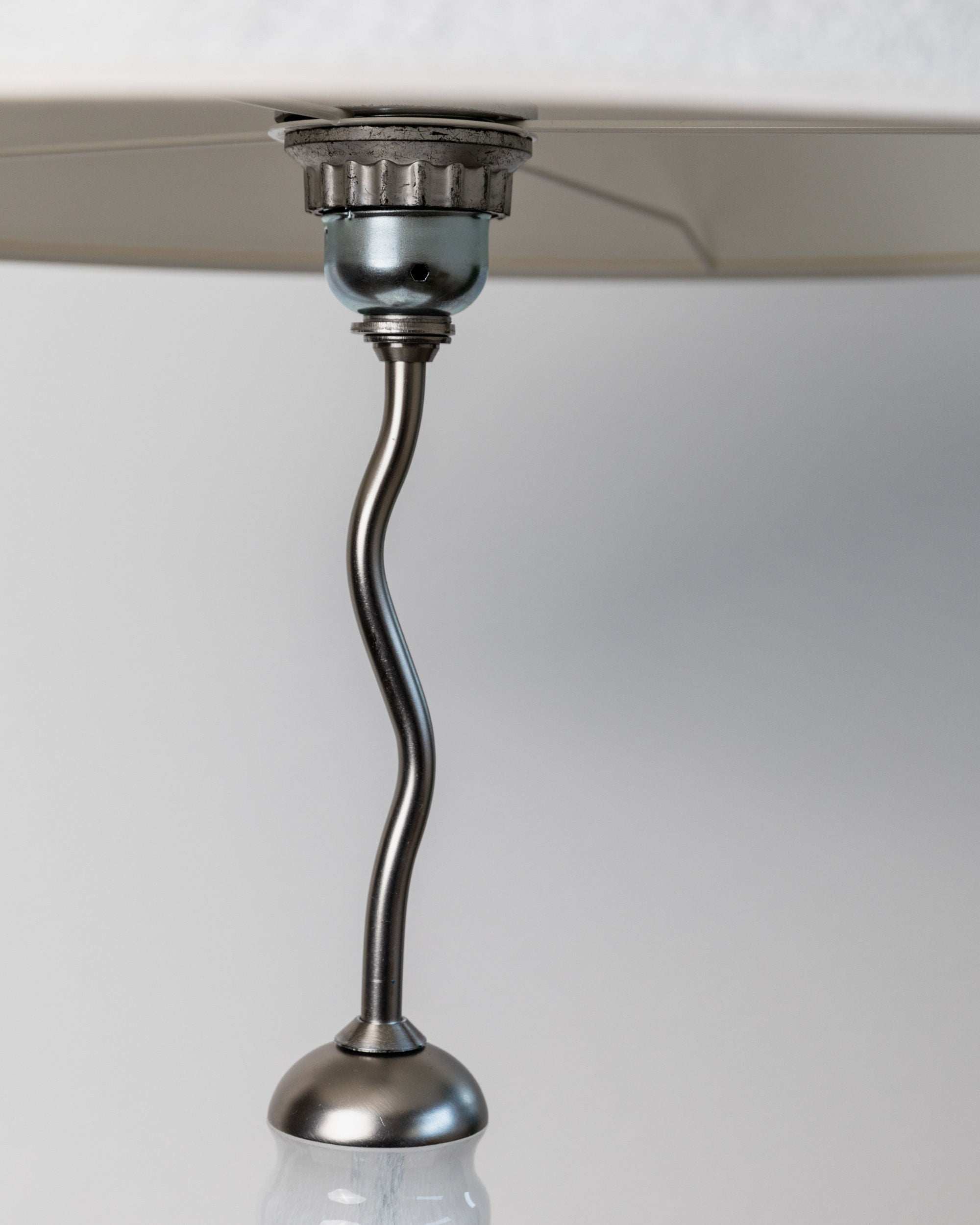 Murano Glass Table Lamp, Italy 1980s — side angle of metal base detail