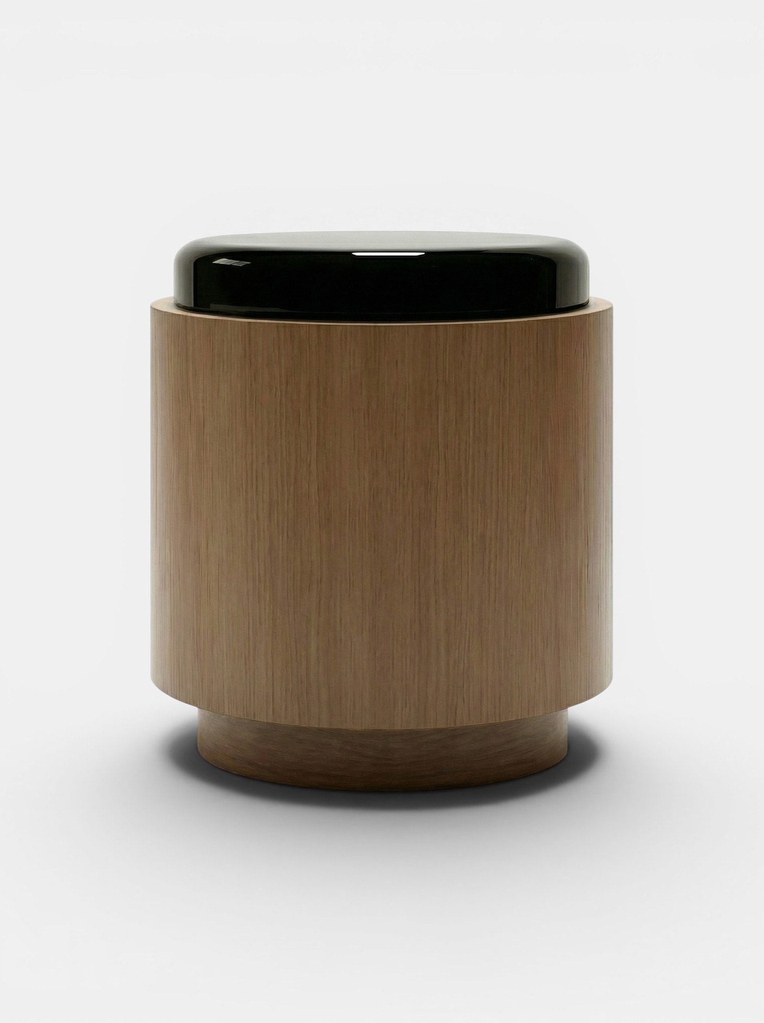 Pompon Oak And Black — side angle