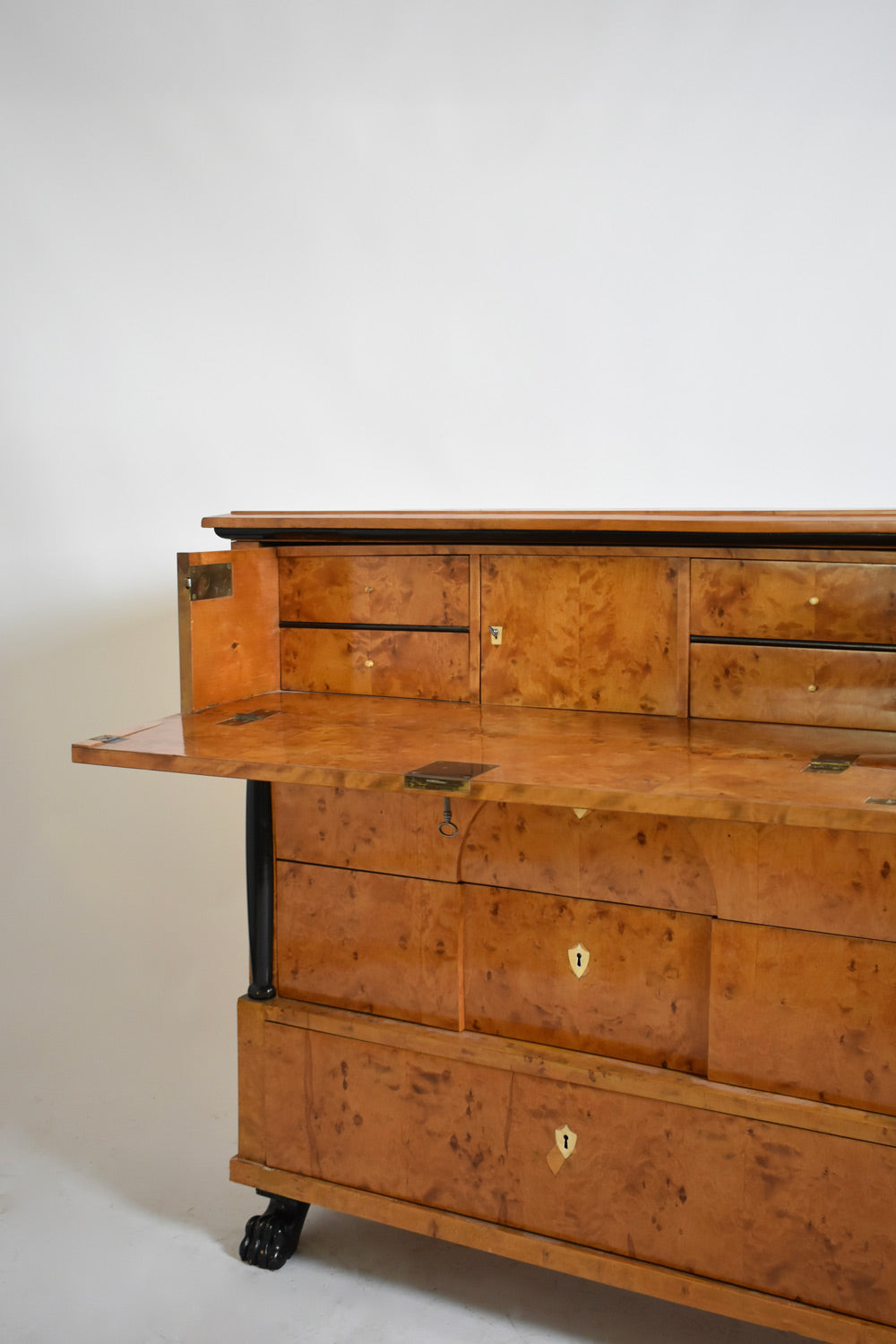 Biedermeier chest of drawers, XIXth c. — close-up