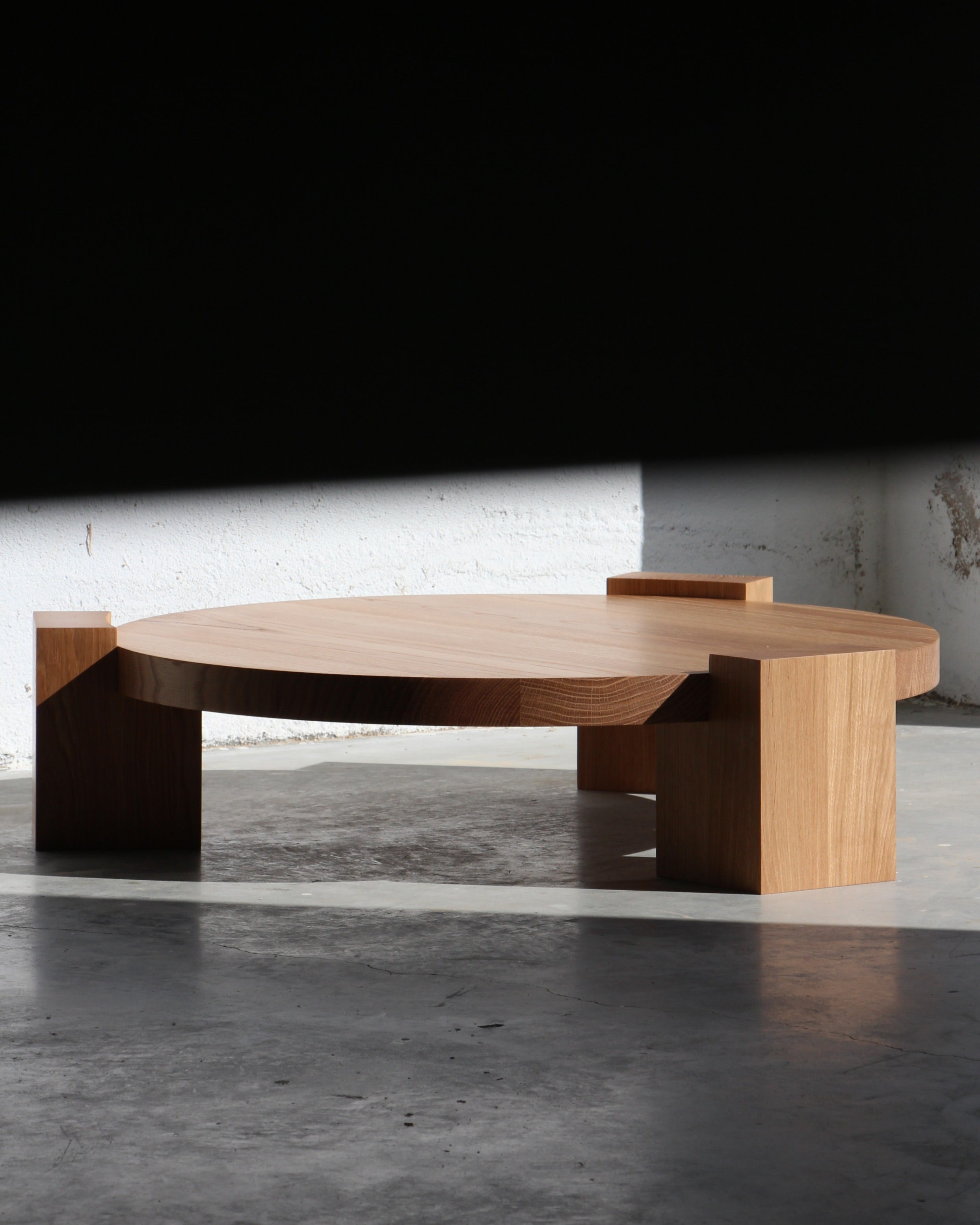 Koma coffee table