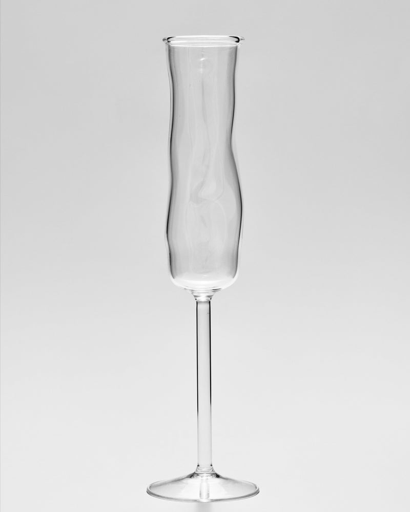 Camelopardalis clear glass champagne flute with curved silhouette