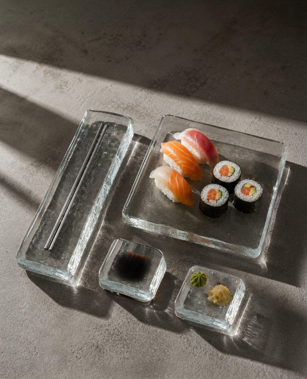 Glass Tableware Set — detail view