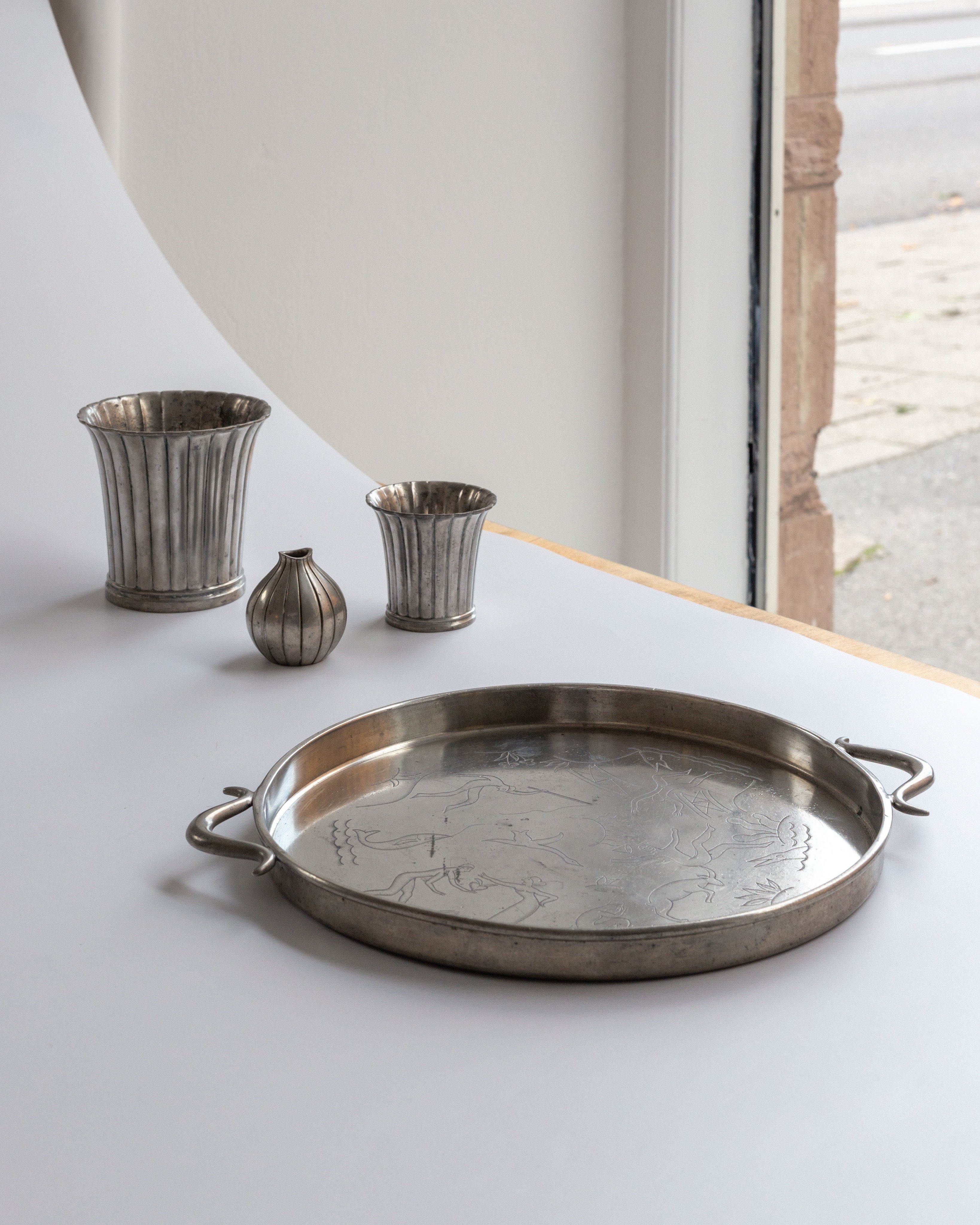 Plateau en étain Art Déco par Nils Fougstedt pour Svenskt Tenn, 1931