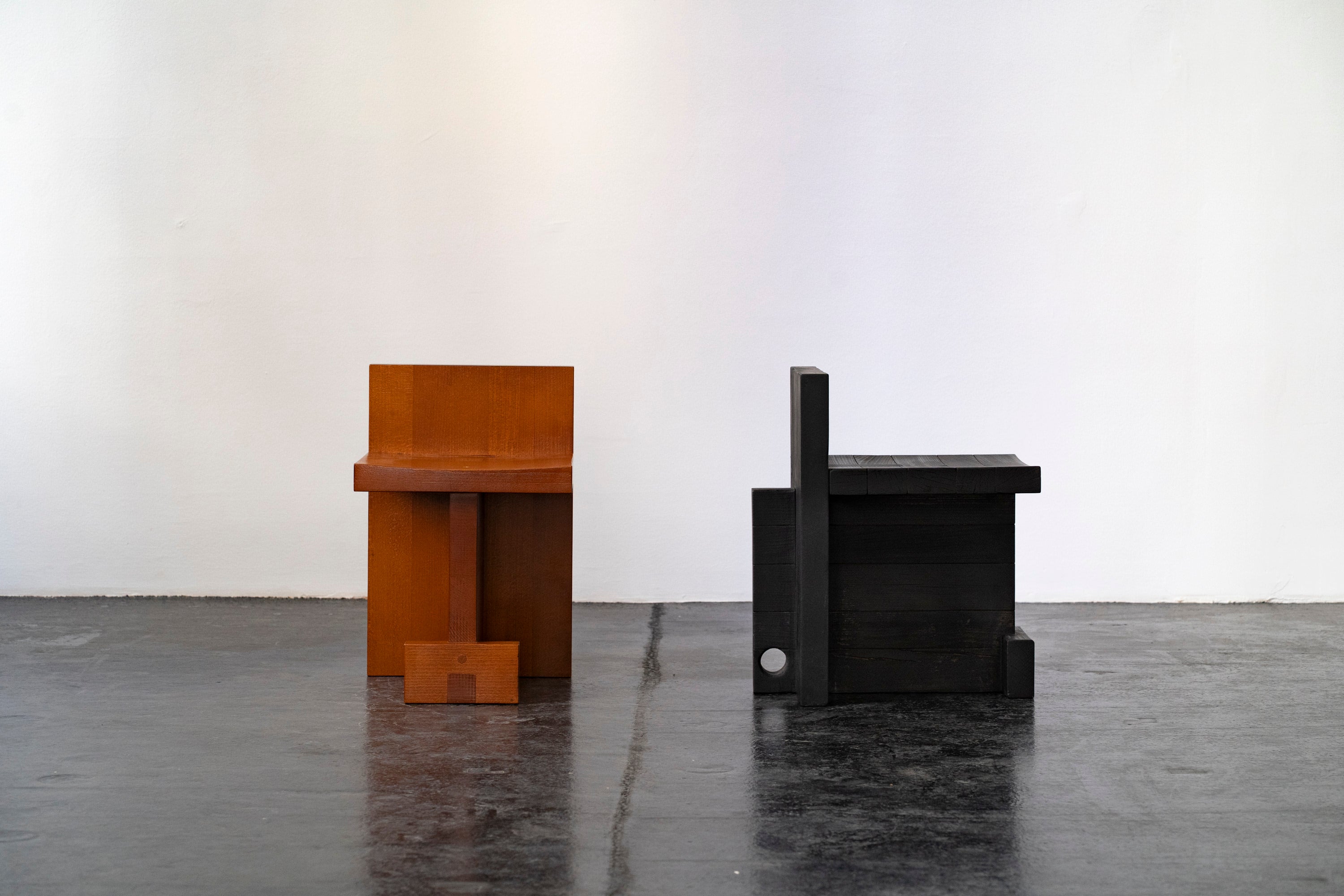 Tabouret en bois de hêtre flambé et teinté | DN_S2510